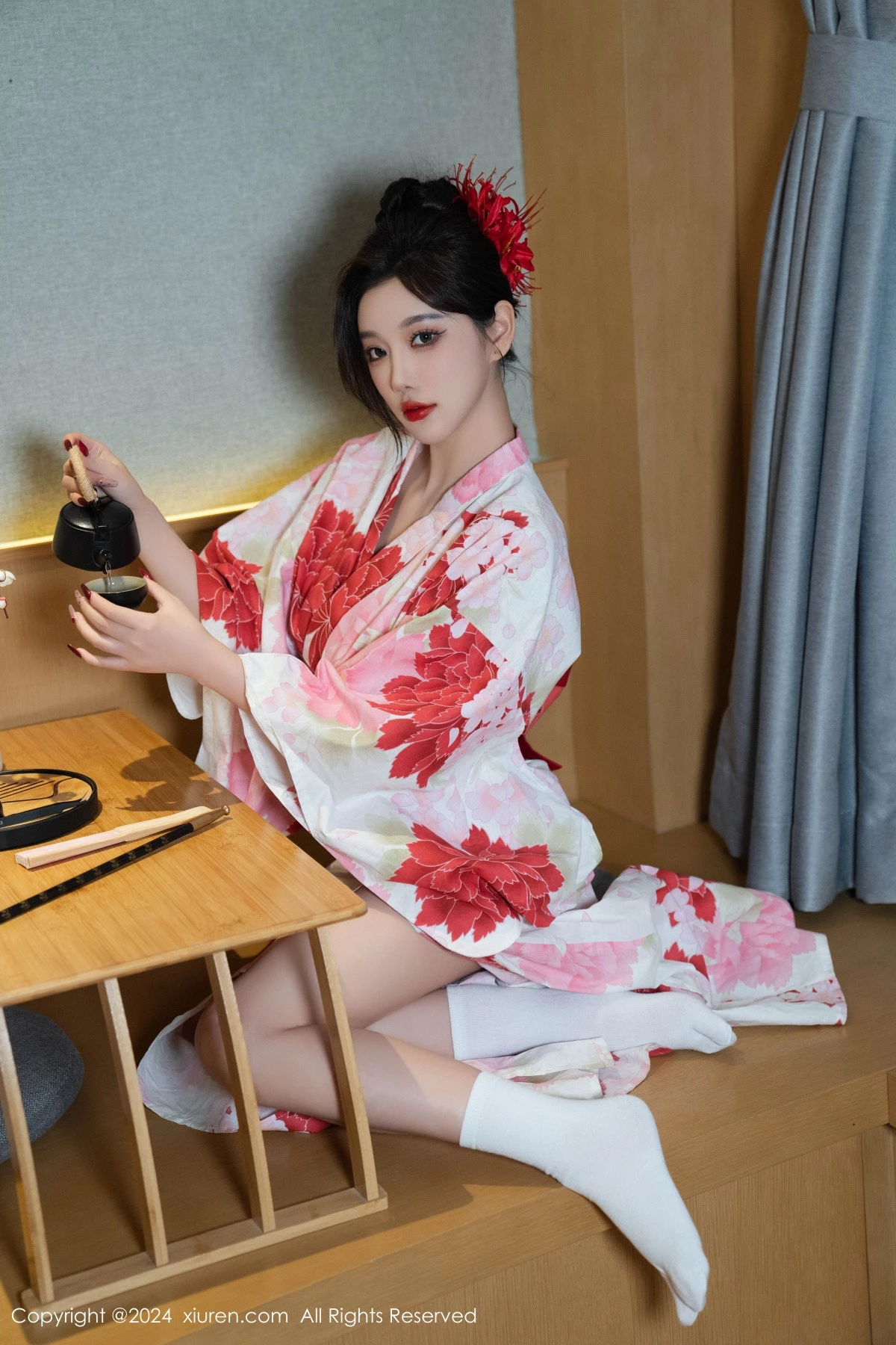 秀人集.com_[XiuRen秀人网]No.9208_女神杨晨晨性感红色花朵服饰露红色情趣内衣秀丰腴身材诱惑写真96P