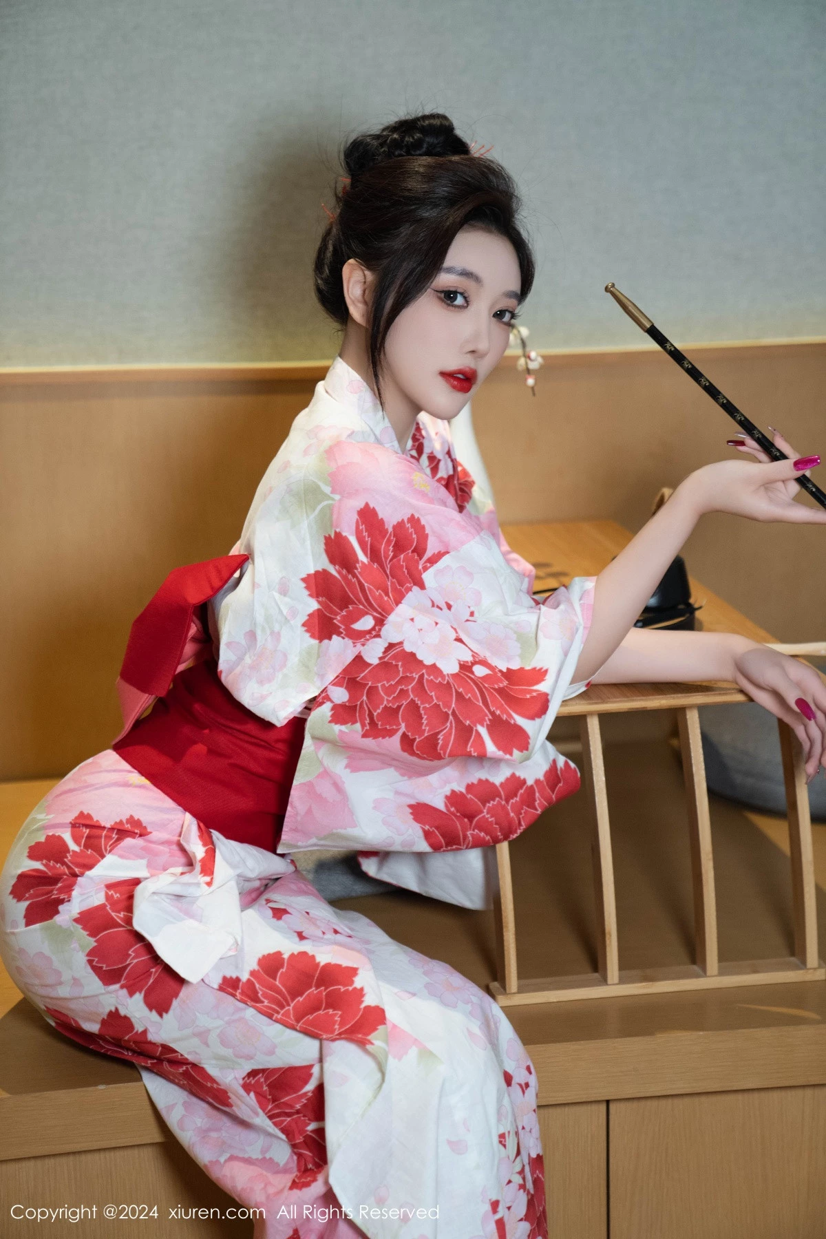 秀人集.com_[XiuRen秀人网]No.9208_女神杨晨晨性感红色花朵服饰露红色情趣内衣秀丰腴身材诱惑写真96P