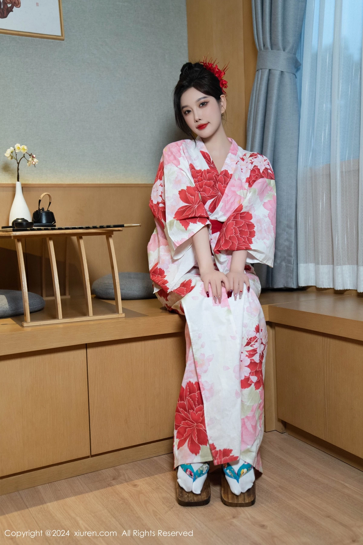 秀人集.com_[XiuRen秀人网]No.9208_女神杨晨晨性感红色花朵服饰露红色情趣内衣秀丰腴身材诱惑写真96P