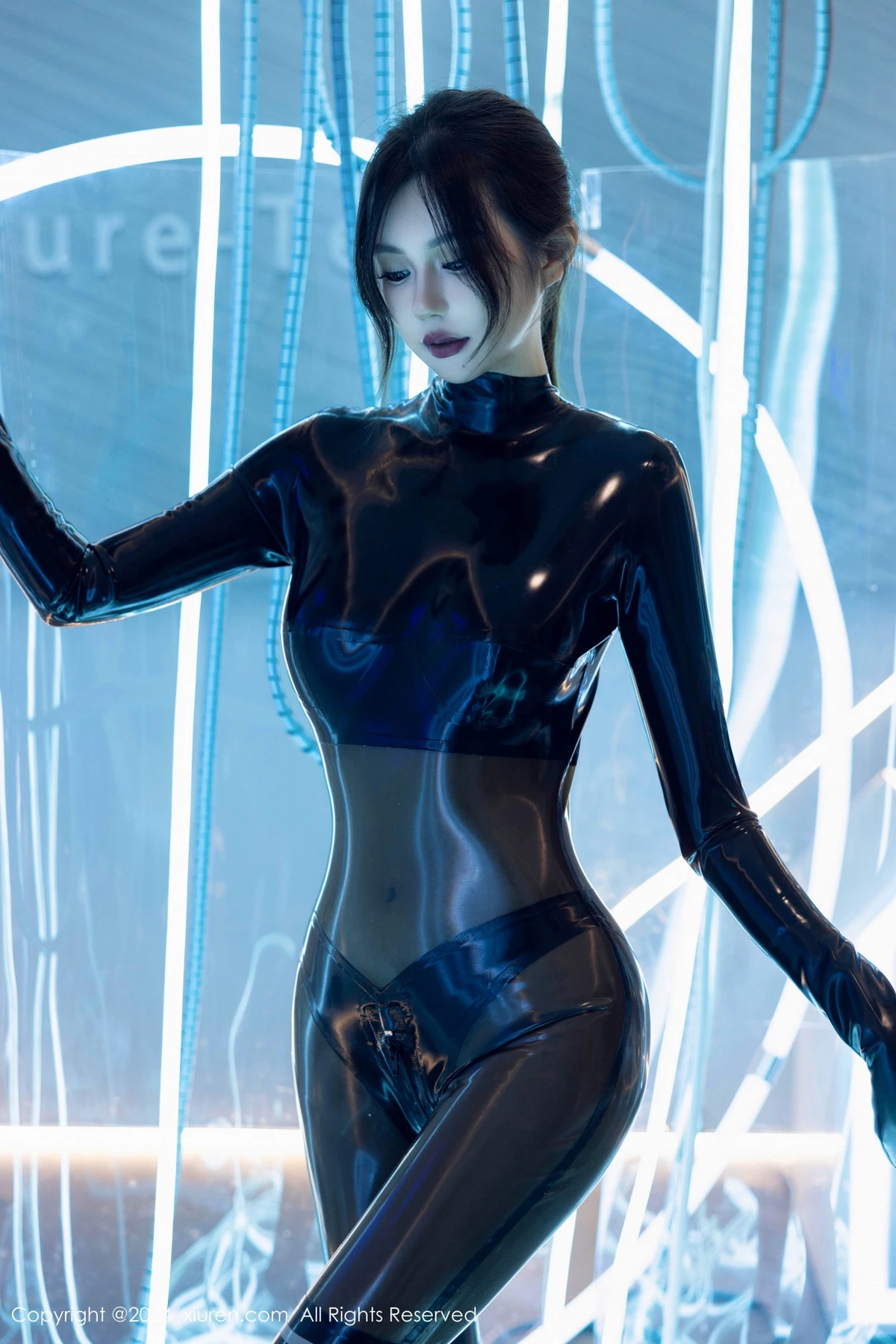 秀人集.com_[XiuRen秀人网]No.9235_女神绮里嘉ula性感黑色轻透套装紧身秀婀娜动人身材诱惑写真96P