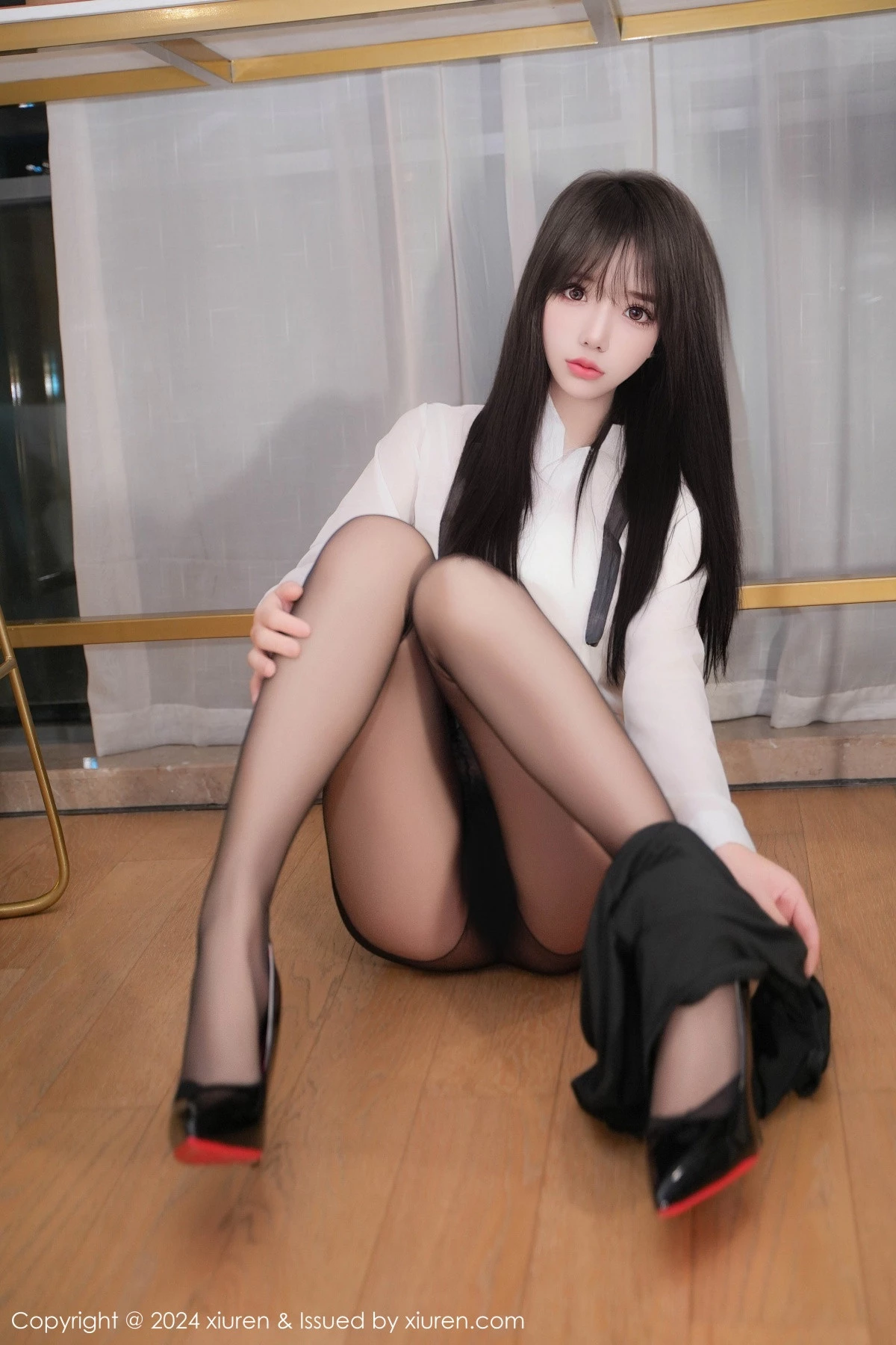 秀人集.com_[XiuRen秀人网]No.9248_模特沐言yanyan性感白衬衣配黑短裙露超薄黑丝秀美腿诱惑写真80P