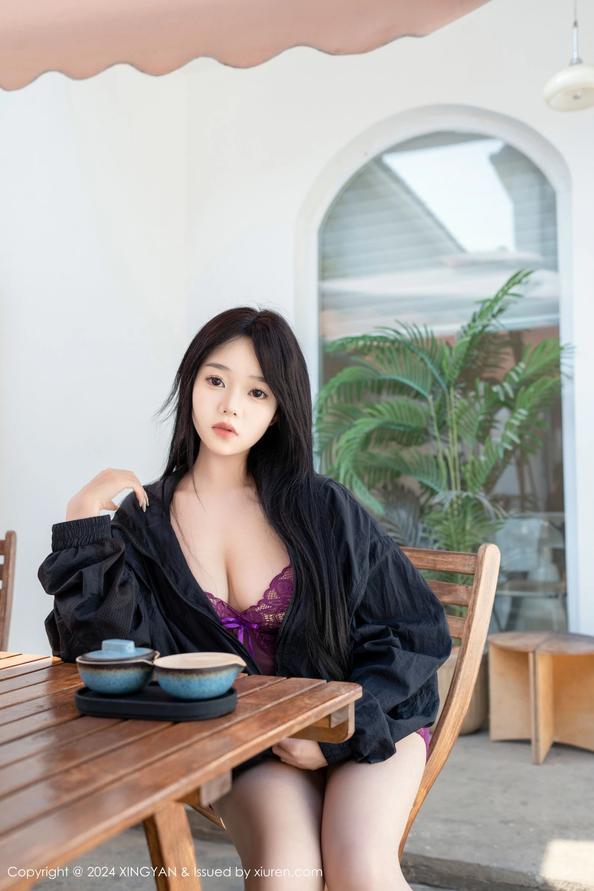 秀人集.com_[XINGYAN星颜社]VOL.277_模特黎秋秋性感黑色外套配紫色情趣内衣秀巨乳肥臀诱惑写真83P