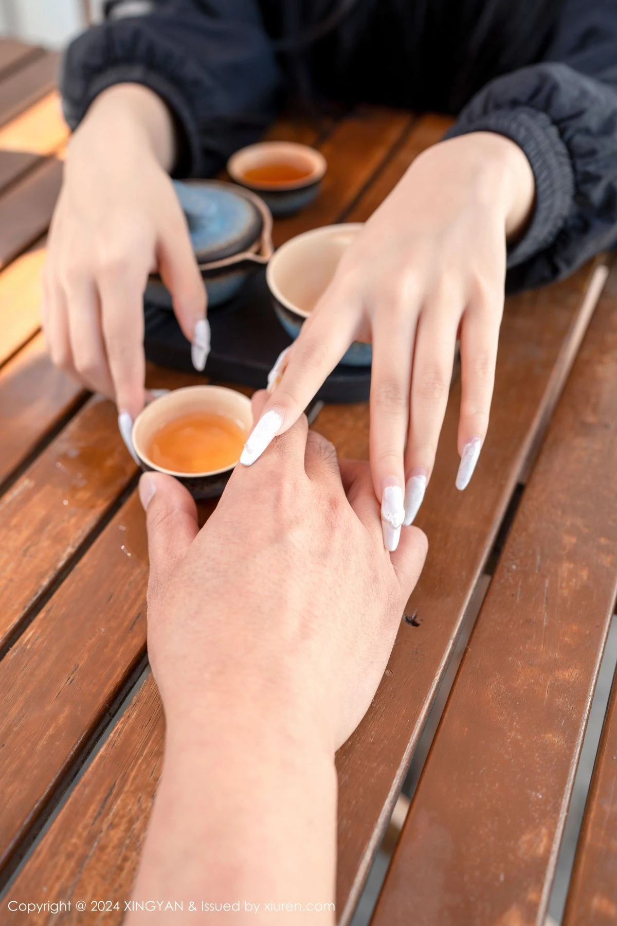 秀人集.com_[XINGYAN星颜社]VOL.277_模特黎秋秋性感黑色外套配紫色情趣内衣秀巨乳肥臀诱惑写真83P