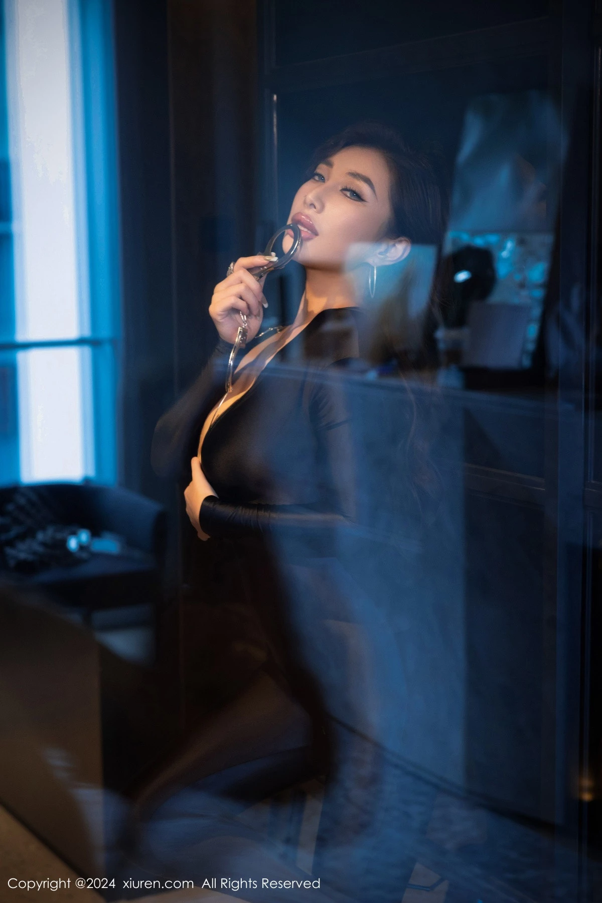 秀人集.com_[XiuRen秀人网]No.9259_新人模特FE-性感黑色连体衣露超薄黑丝秀丰腴身姿撩人诱惑写真59P