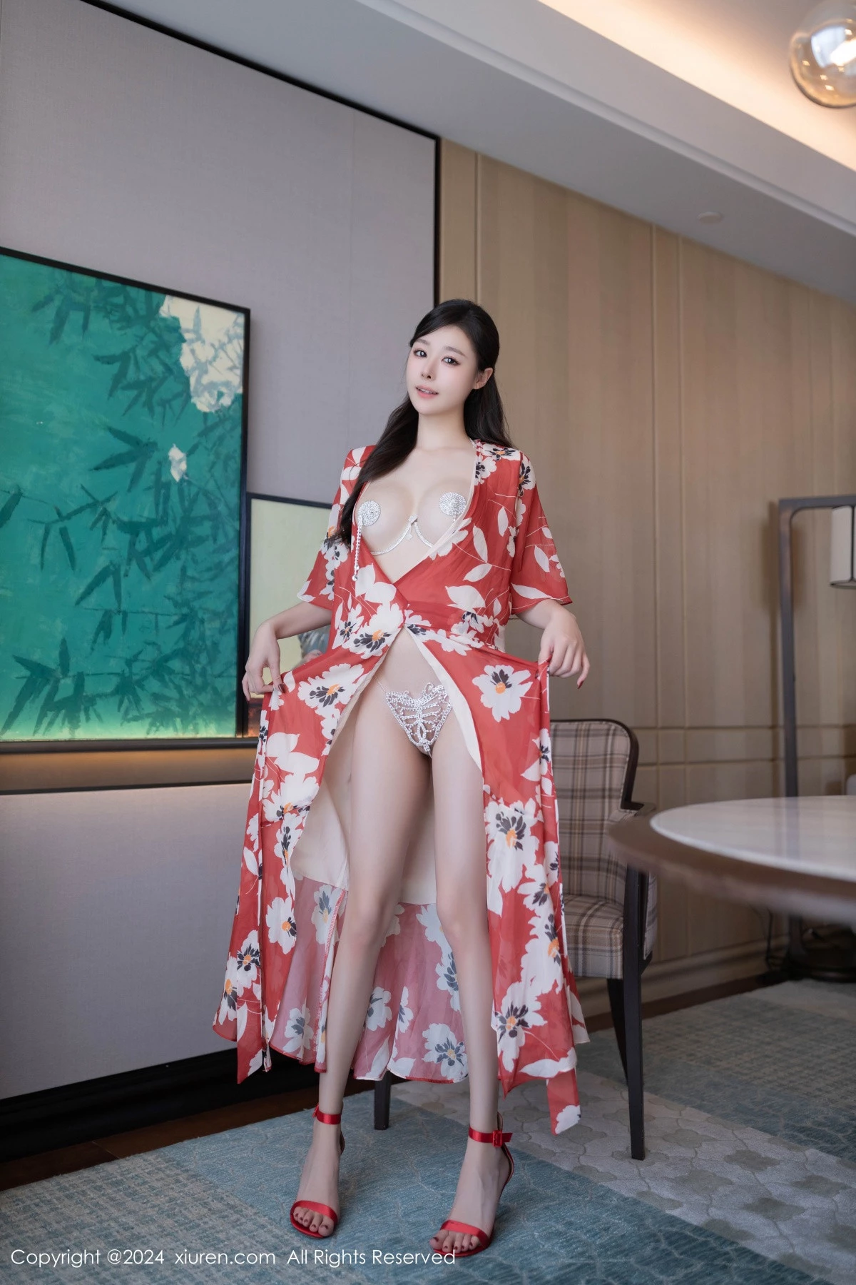 秀人集.com_[XiuRen秀人网]No.9270_模特小逗逗性感花朵连衣裙露白色情趣内衣秀曼妙身姿诱惑写真80P