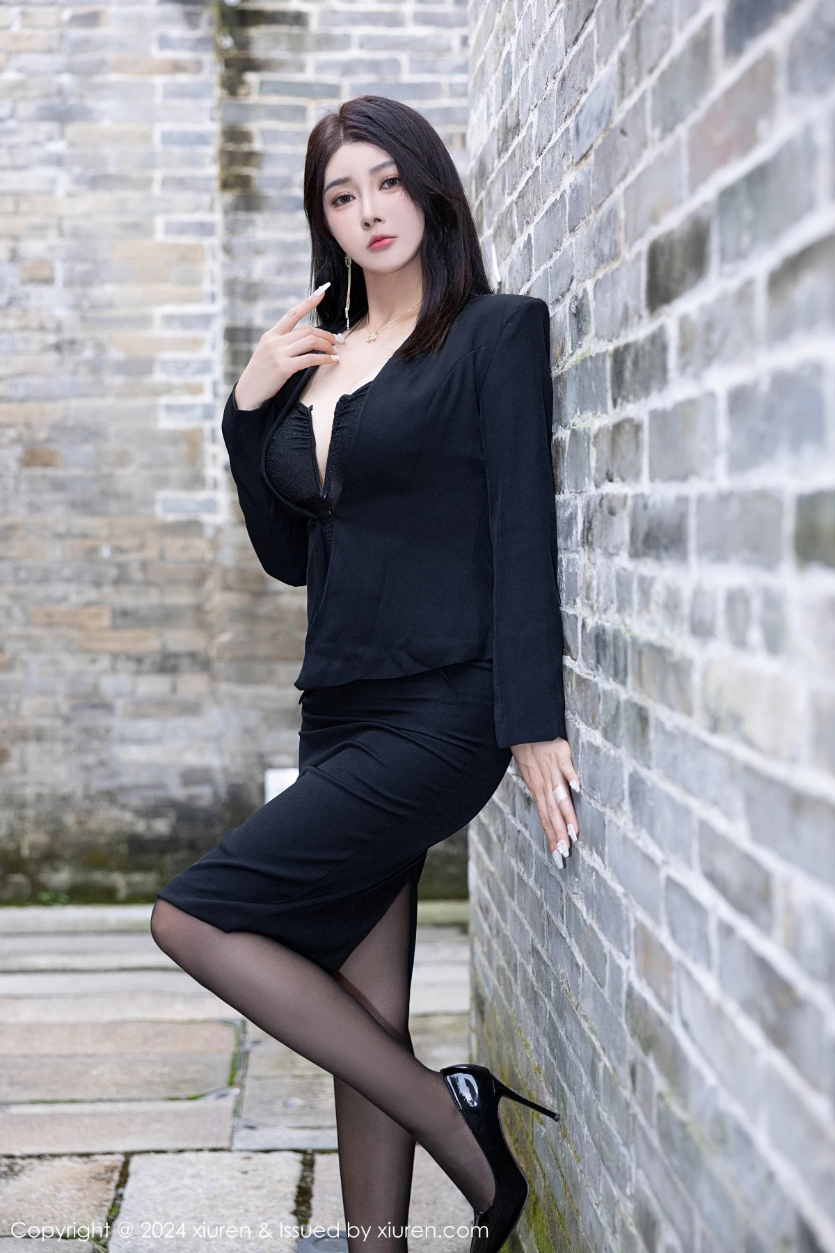 秀人集.com_[XiuRen秀人网]No.9271_模特凯竹Quinn性感黑色上衣露黑色情趣内衣秀惹火身材诱惑写真88P