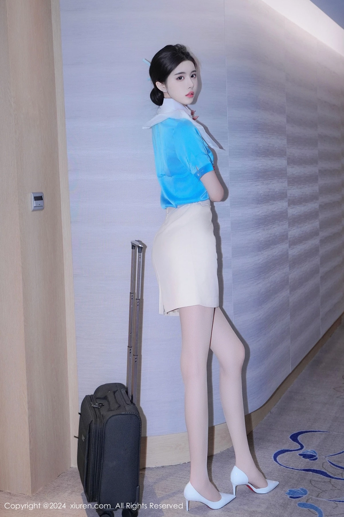 秀人集.com_[XiuRen秀人网]No.9269_模特Erikaki性感蓝衣白裙制服配白色丝袜秀曼妙身姿迷人诱惑写真82P