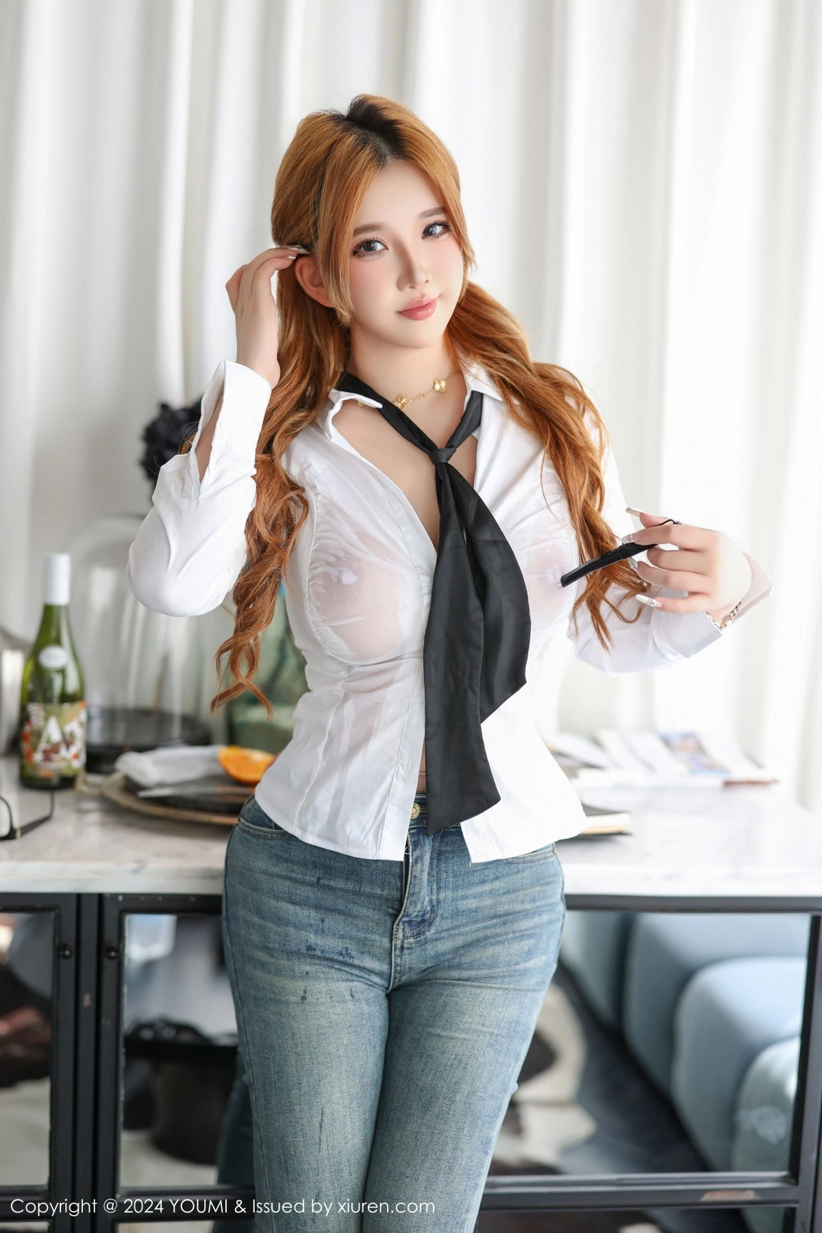 秀人集.com_[YouMi尤蜜荟]Vol.1103_模特小海臀Rena性感白色衬衫配牛仔裤露超薄肉丝秀翘臀诱惑写真48P