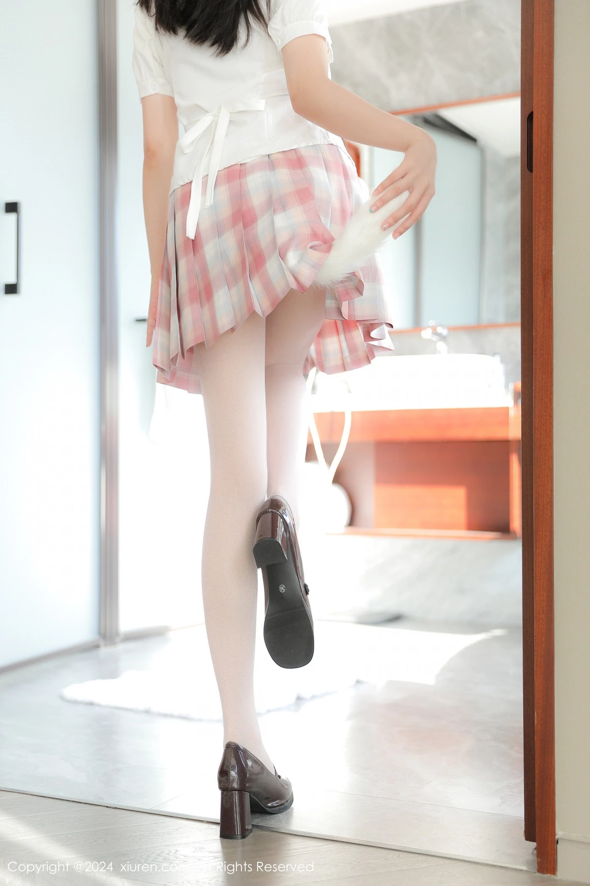 秀人集.com_[XiuRen秀人网]No.9277_模特袁圆私房性感JK制服配超薄白丝秀曼妙身姿完美诱惑写真72P