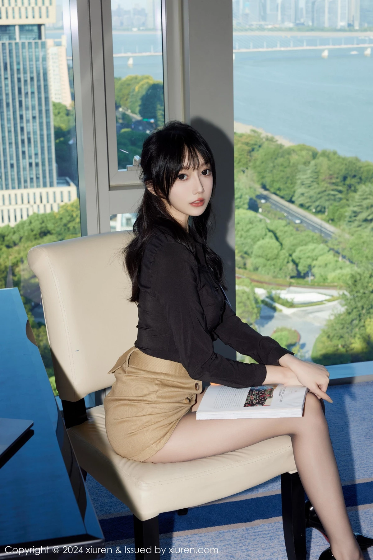 秀人集.com_[XiuRen秀人网]No.9309_模特玥儿玥er性感黑色情趣服饰配开档黑丝秀曼妙身姿诱惑写真72P