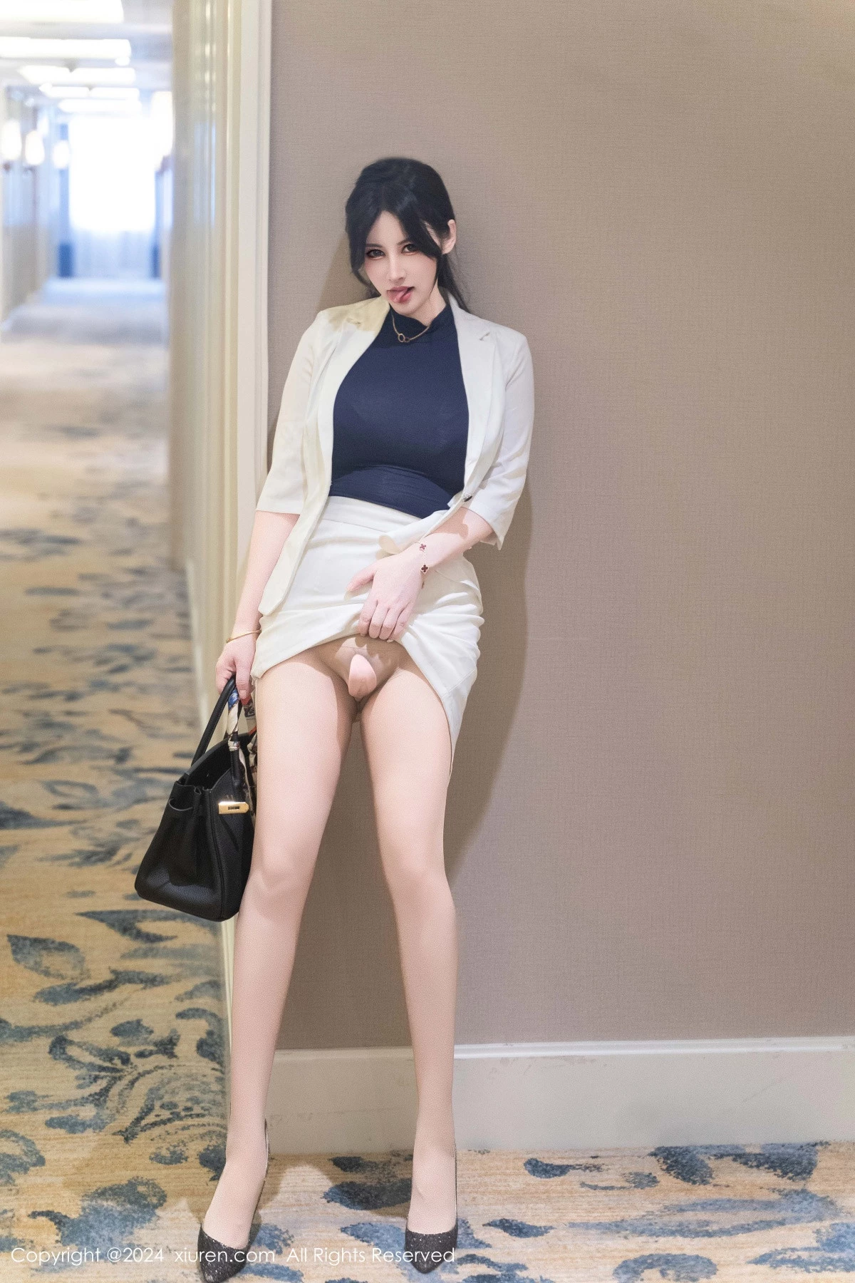 秀人集.com_[XiuRen秀人网]No.9319_模特诗诗kiki酒店剧情性感白衬衫配超薄肉丝秀曼妙身姿诱惑写真98P