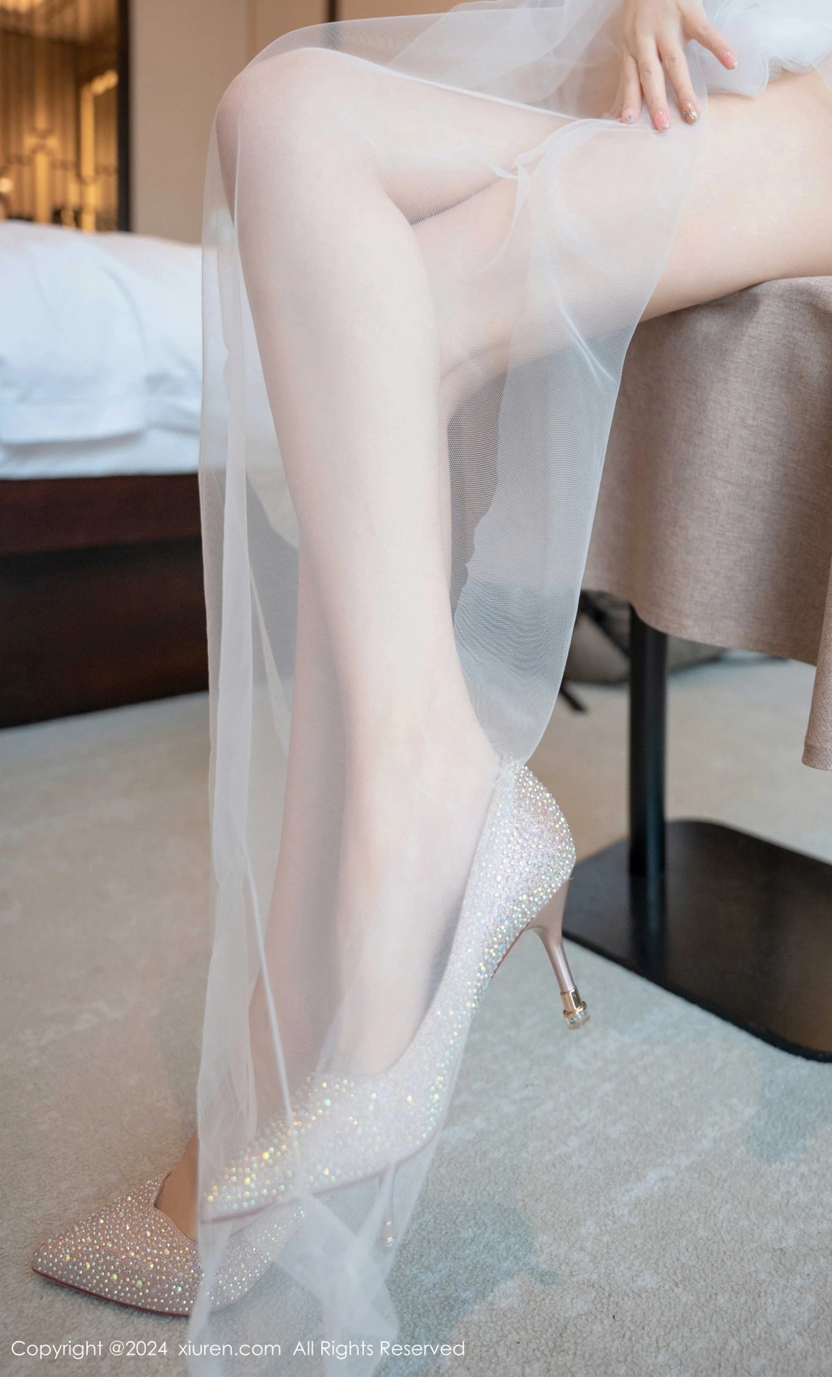秀人集.com_[XiuRen秀人网]No.9318_模特白芷yy私房性感透明白纱露白色情趣内衣秀火辣身材诱惑写真76P