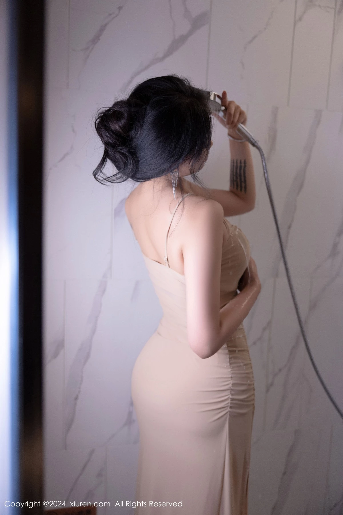 秀人集.com_[XiuRen秀人网]No.9180_模特娜比浴室性感肉色连衣裙露黑色蕾丝内衣秀凹凸身材诱惑写真83P