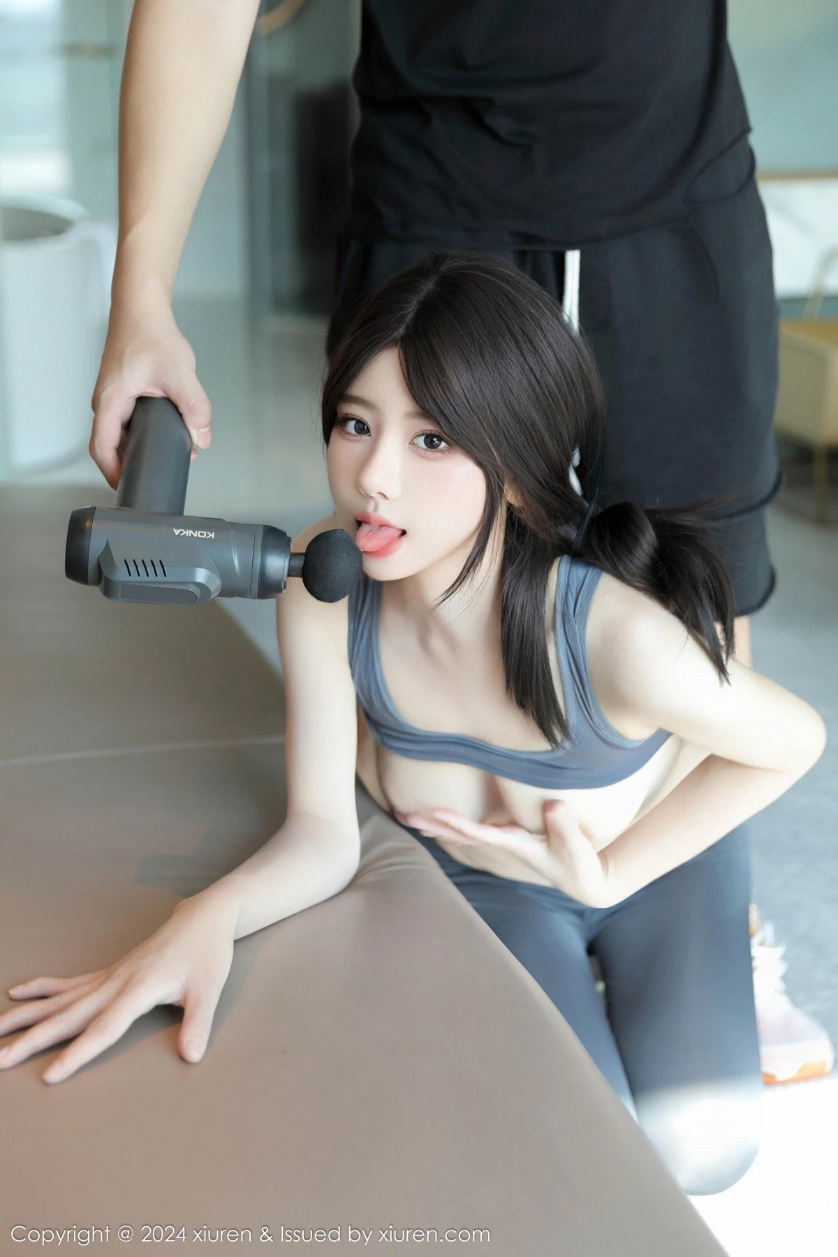 秀人集.com_[XiuRen秀人网]No.9187_模特桃妖夭健身馆场景性感灰色运动服饰露浑圆翘臀撩人诱惑写真78P