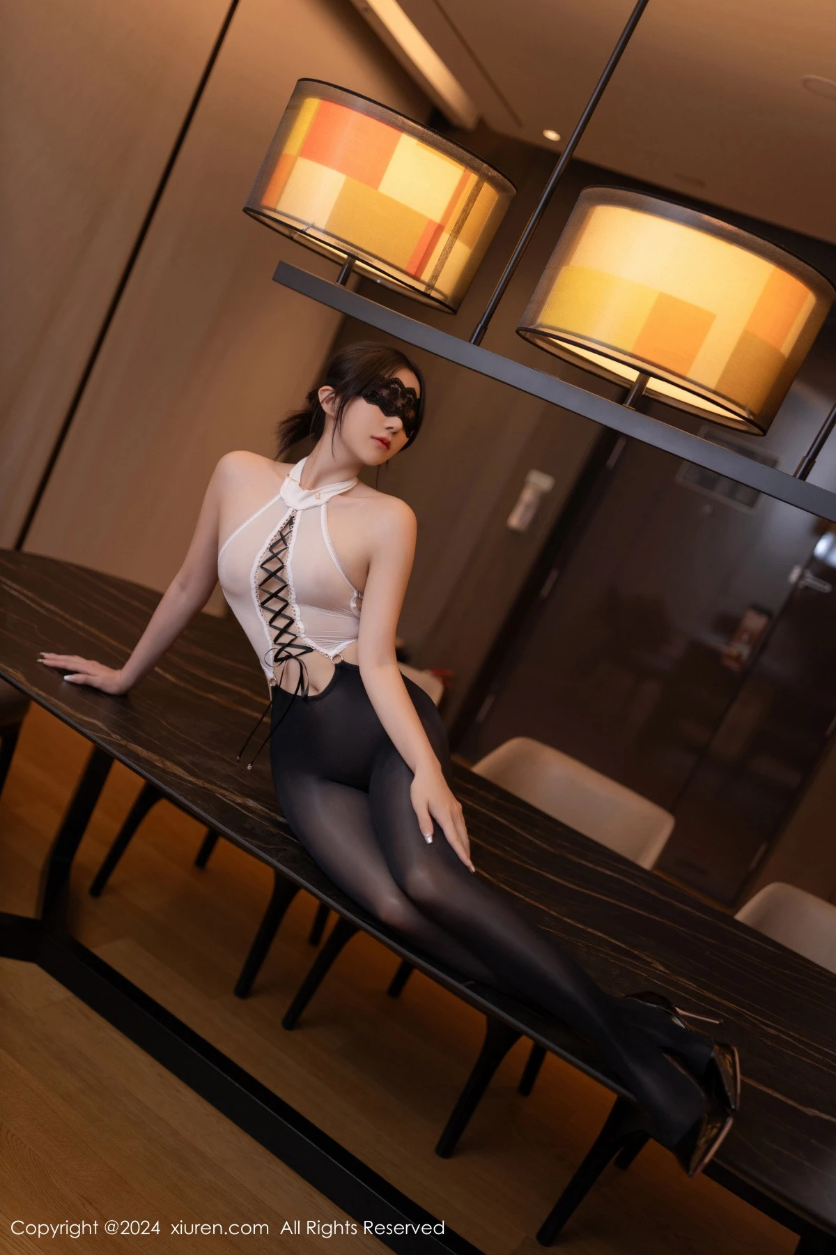 秀人集.com_[XiuRen秀人网]No.9189_模特鱼子酱性感白色薄透上衣配超薄黑丝秀婀娜身段迷人诱惑写真82P