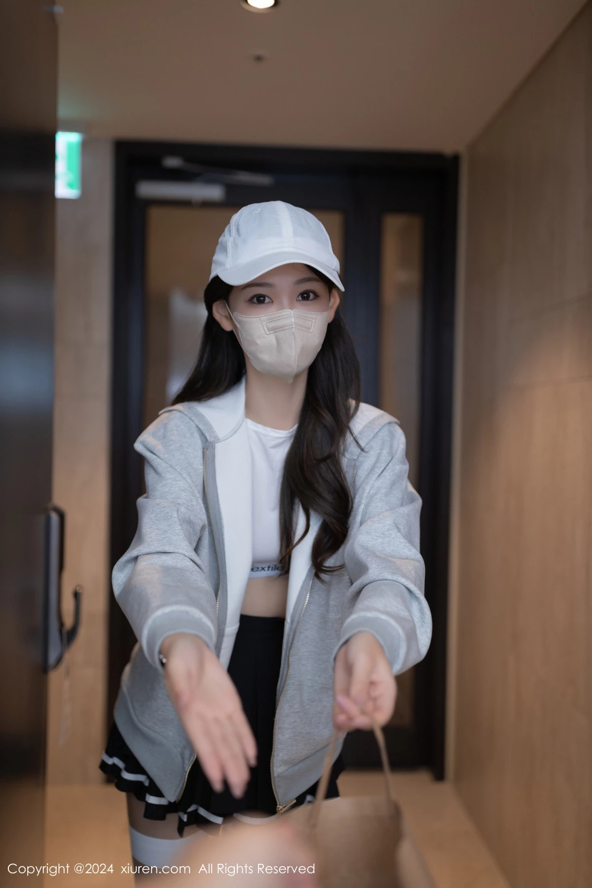 秀人集.com_[XiuRen秀人网]No.9196_模特唐安琪性感灰色外套露白内衣配超薄肉丝秀曼妙身姿诱惑写真87P