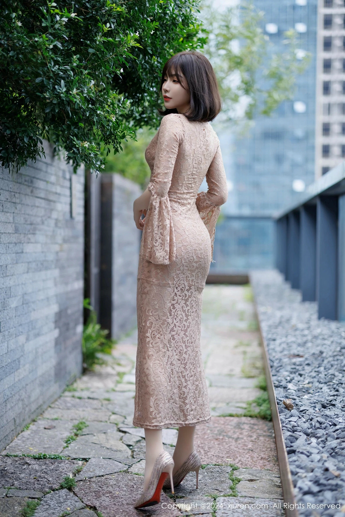 秀人集.com_[XiuRen秀人网]No.9412_女神徐莉芝Booty性感浅色连衣裙配超薄肉丝秀曼妙身姿诱惑写真91P