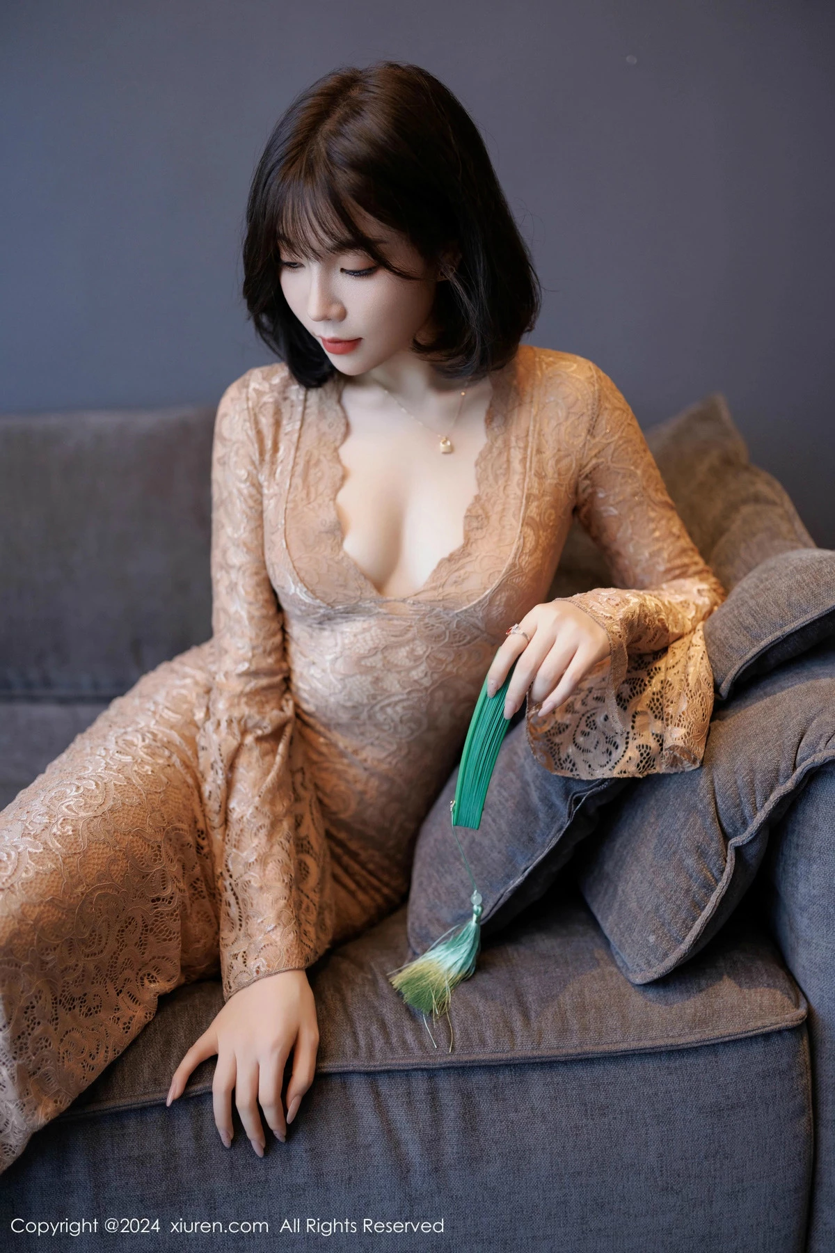 秀人集.com_[XiuRen秀人网]No.9412_女神徐莉芝Booty性感浅色连衣裙配超薄肉丝秀曼妙身姿诱惑写真91P