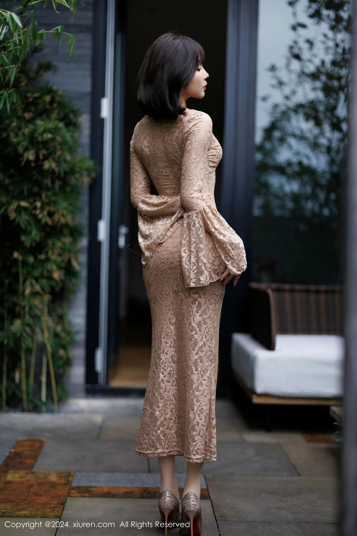 秀人集.com_[XiuRen秀人网]No.9412_女神徐莉芝Booty性感浅色连衣裙配超薄肉丝秀曼妙身姿诱惑写真91P