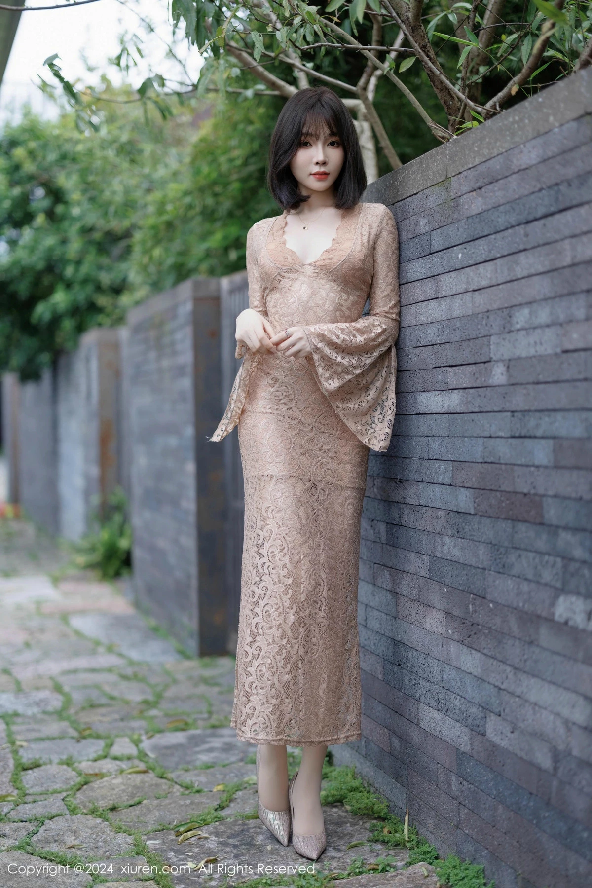 秀人集.com_[XiuRen秀人网]No.9412_女神徐莉芝Booty性感浅色连衣裙配超薄肉丝秀曼妙身姿诱惑写真91P