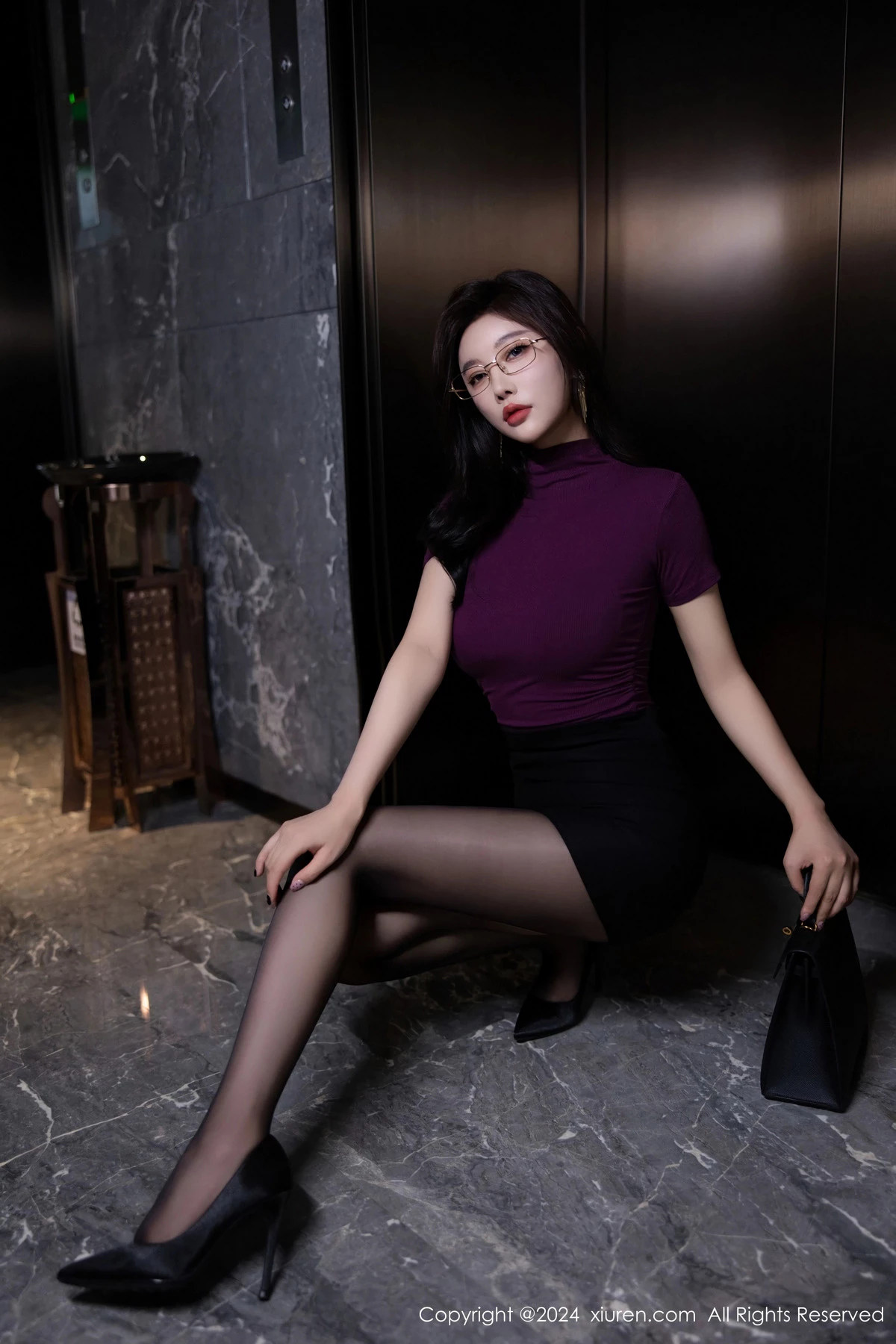 秀人集.com_[XiuRen秀人网]No.9421_女神杨晨晨Yome性感紫色内衣配超薄无内黑色秀丰腴身材诱惑写真80P