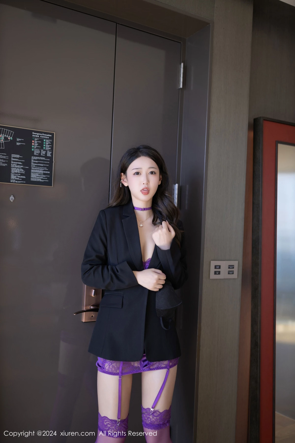 秀人集.com_[XiuRen秀人网]No.9429_模特唐安琪性感紫色情趣内衣配紫丝吊袜秀曼妙身姿完美诱惑写真81P