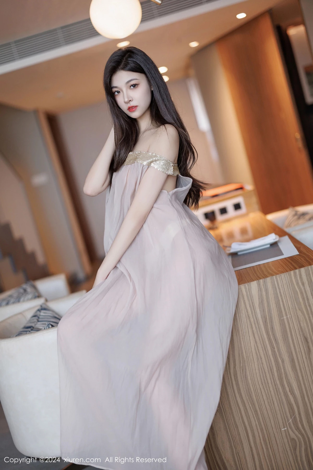 秀人集.com_[XiuRen秀人网]No.9426_模特初梦瑶私房性感浅色薄透连衣裙配凉高跟秀翘臀美腿诱惑写真102P