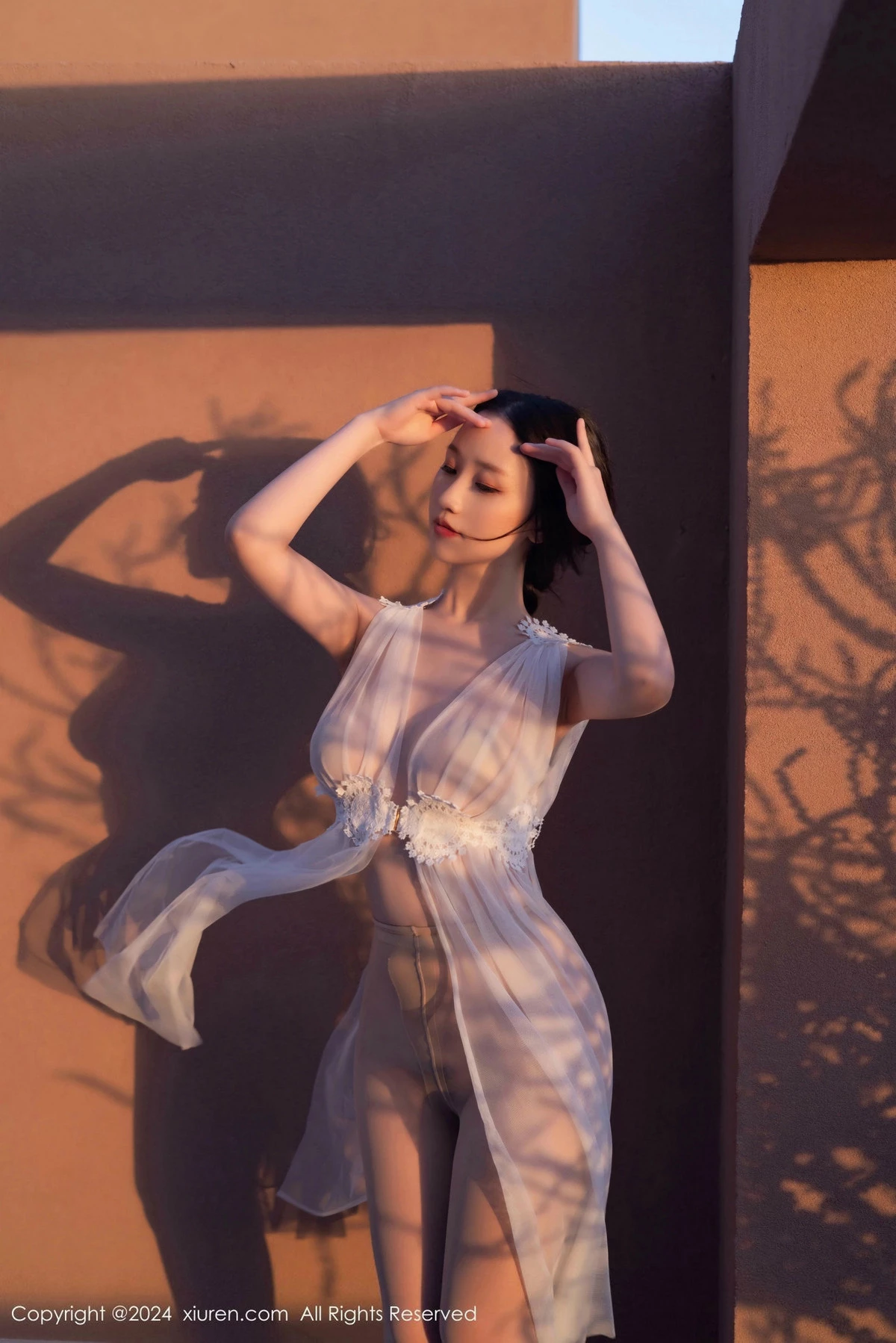 秀人集.com_[XiuRen秀人网]No.9442_模特杏子Yada性感白色薄纱轻透服饰配肉丝袜秀曼妙身姿诱惑写真82P