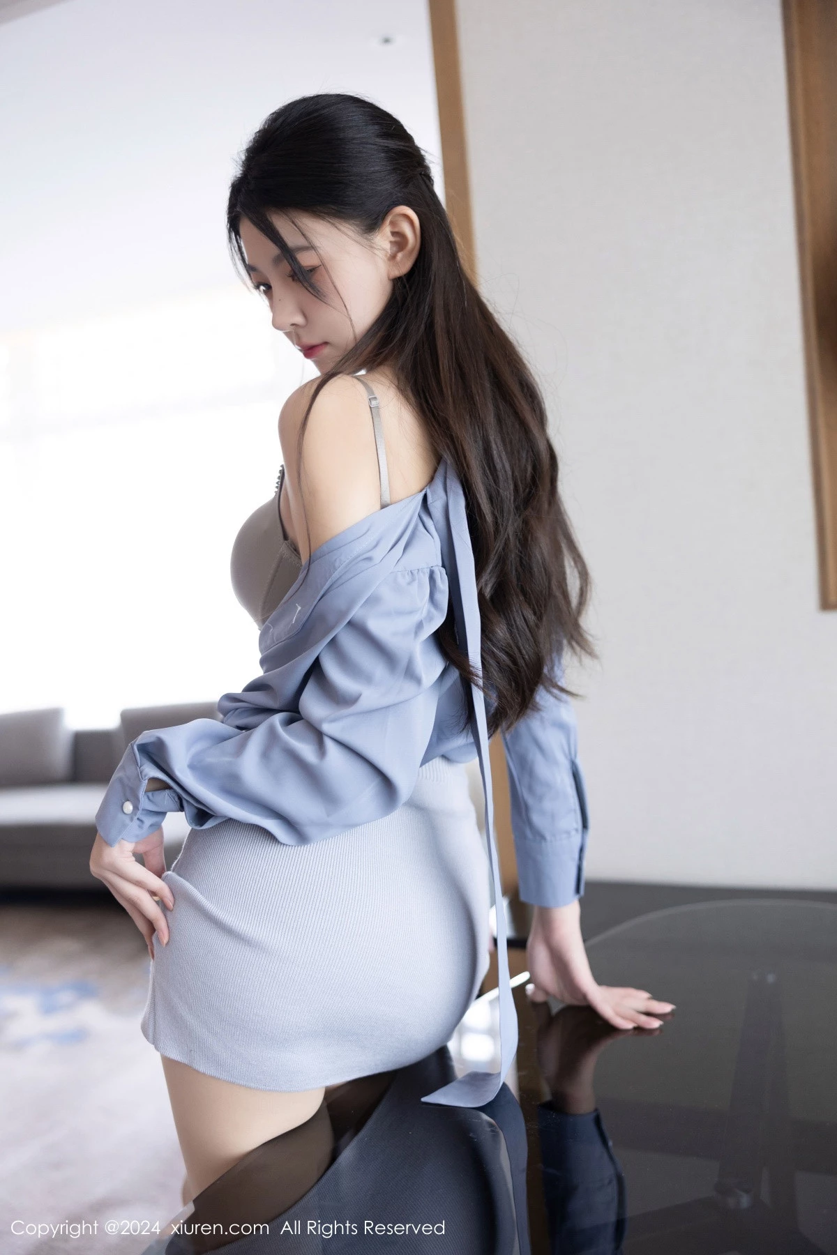 秀人集.com_[XiuRen秀人网]No.9333_模特初梦瑶蓝色衬衫配灰短裙露性感灰色内衣秀曼妙身姿诱惑写真90P