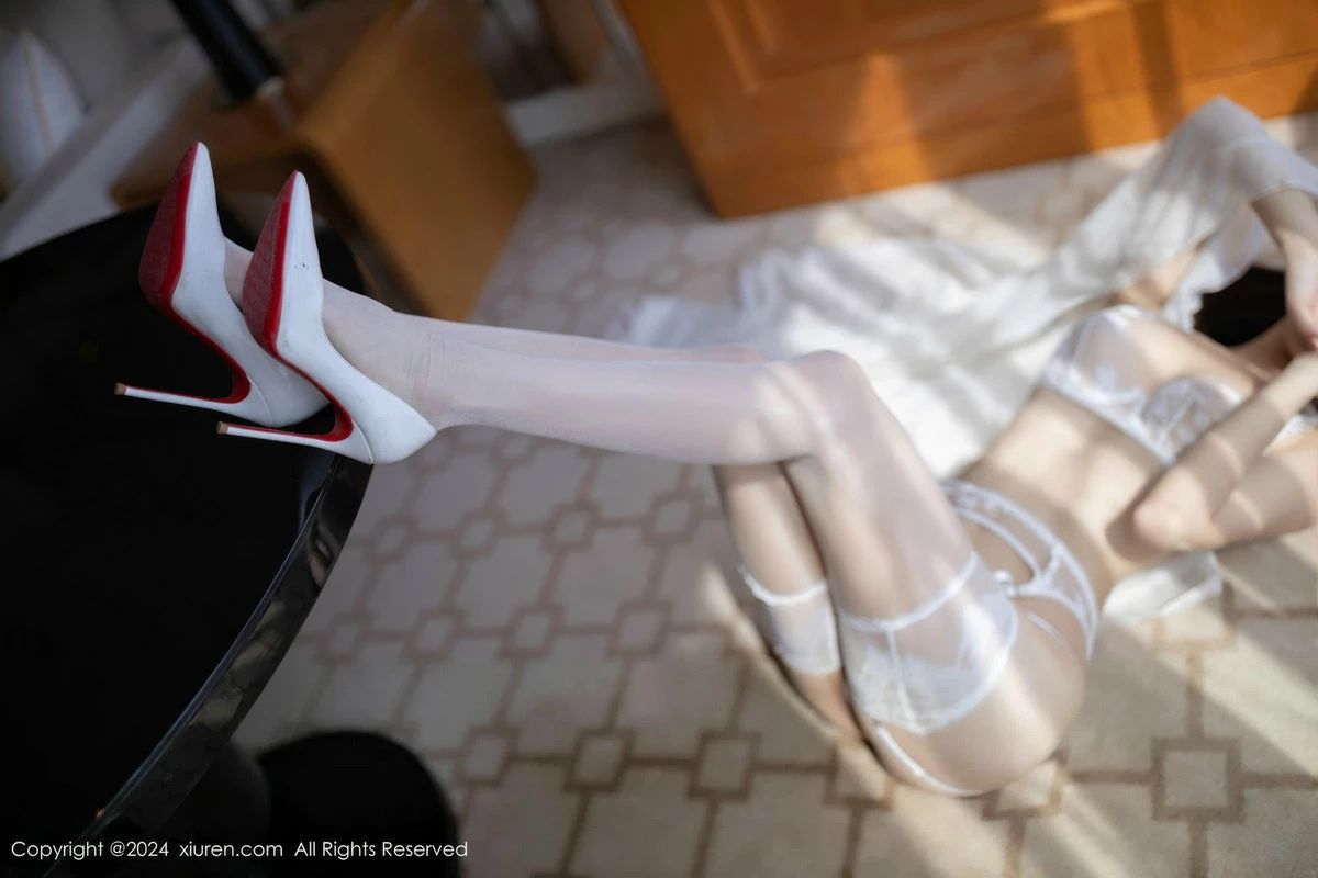 秀人集.com_[XiuRen秀人网]No.9340_模特陆萱萱性感白色情趣内衣配白丝吊袜秀曼妙身姿撩人诱惑写真83P