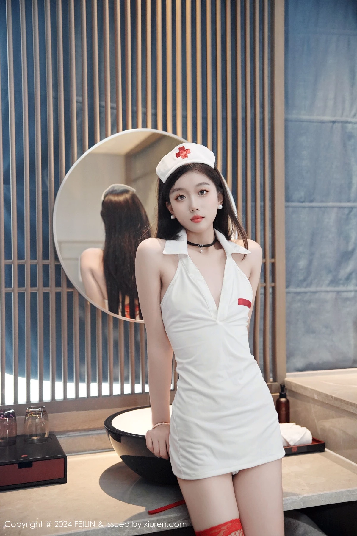 秀人集.com_[FeiLin嗲囡囡]VOL.476_模特江念鱼性感白色护士制服配红丝网袜秀曼妙身姿完美诱惑写真69P