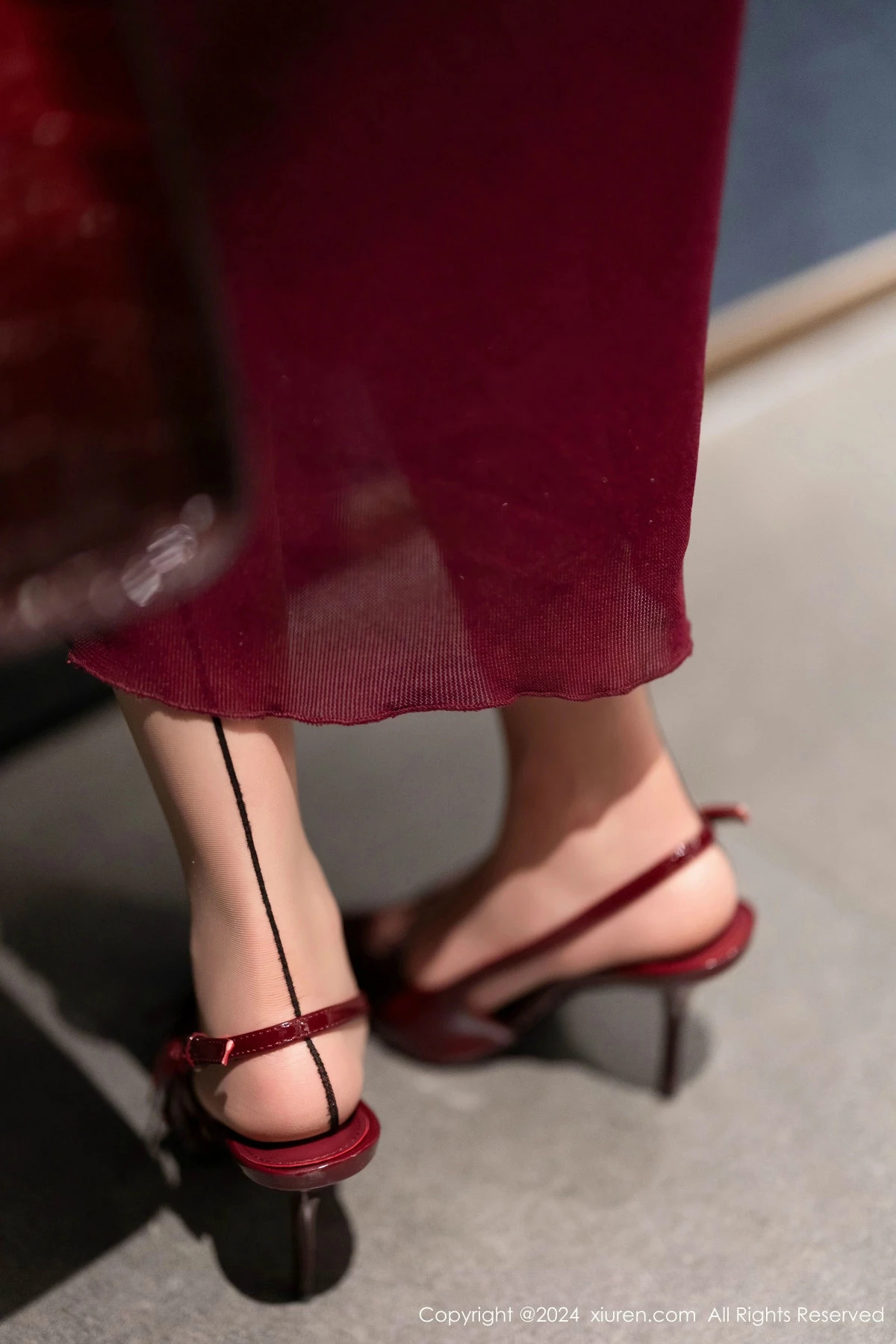 秀人集.com_[XiuRen秀人网]No.9348_女神杨晨晨Yome性感红色连衣裙配超薄肉丝秀丰腴身材诱惑写真82P