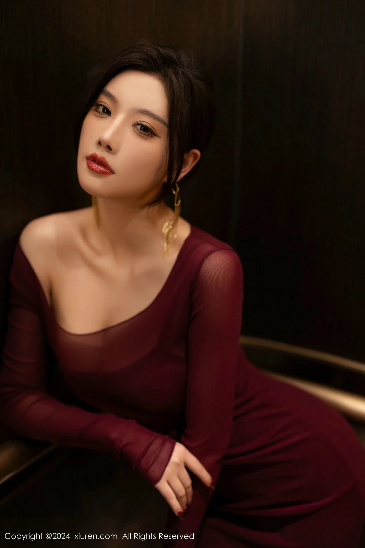 秀人集.com_[XiuRen秀人网]No.9348_女神杨晨晨Yome性感红色连衣裙配超薄肉丝秀丰腴身材诱惑写真82P