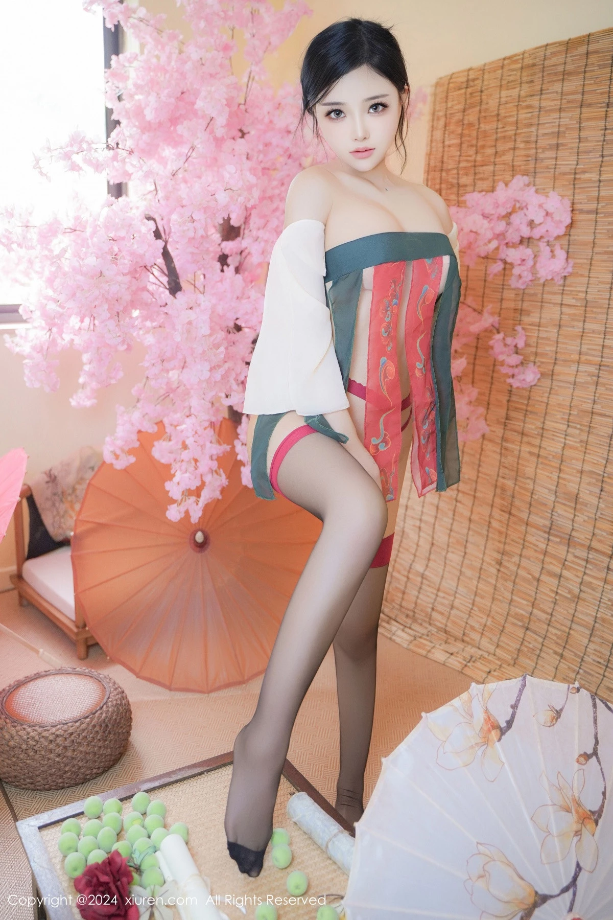 秀人集.com_[XiuRen秀人网]No.9351_模特妙可可Cheese性感薄纱汉服配黑丝吊袜秀丰腴身材诱惑写真80P
