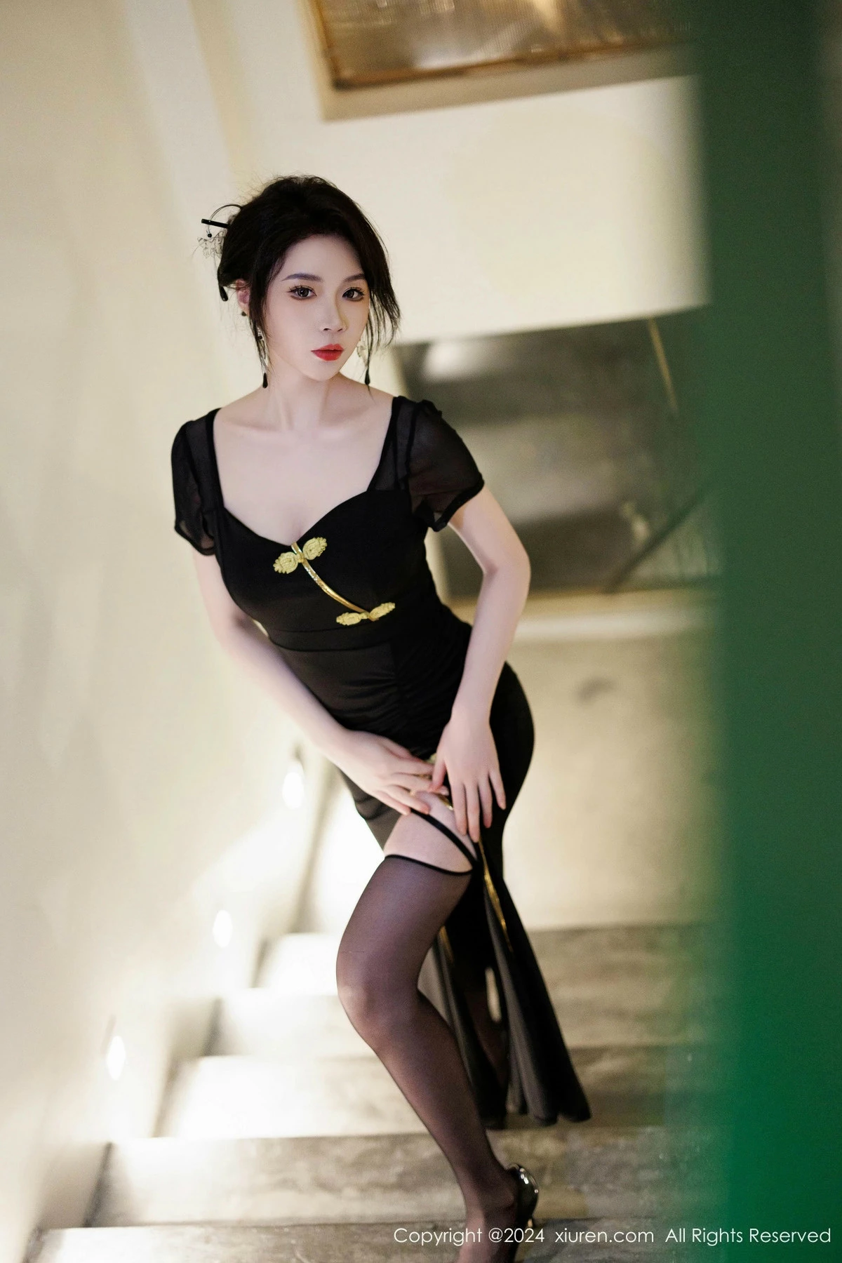 秀人集.com_[XiuRen秀人网]No.9526_模特梦心玥性感黑色连衣裙+白色情趣服饰秀高挑曼妙身姿诱惑写真86P