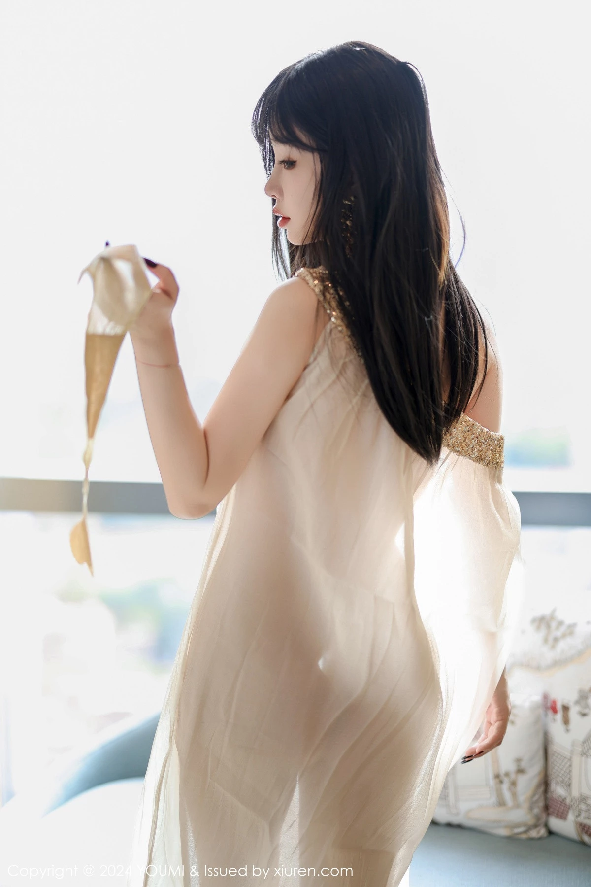 秀人集.com_[YouMi尤蜜荟]Vol.1110_女神王雨纯私房性感浅色轻透连衣长裙半撩秀丰满身材诱惑写真70P