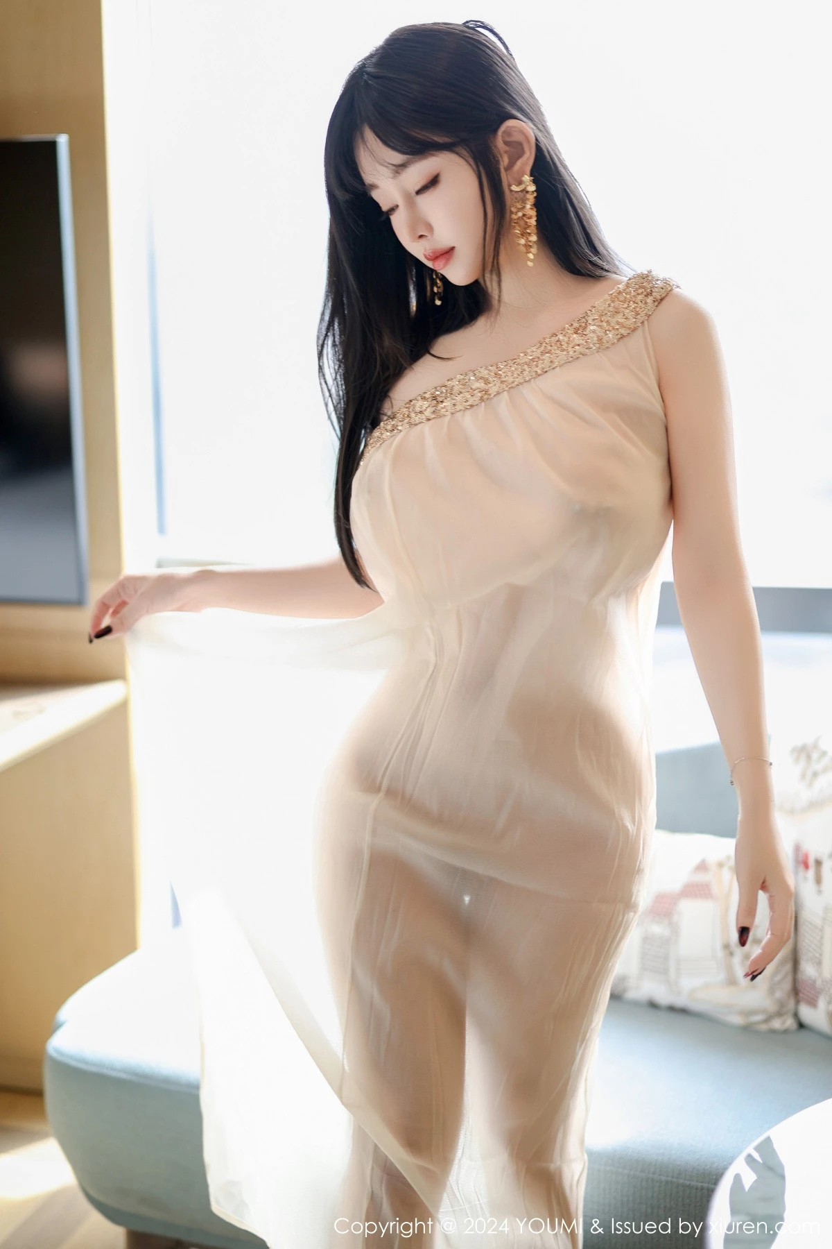 秀人集.com_[YouMi尤蜜荟]Vol.1110_女神王雨纯私房性感浅色轻透连衣长裙半撩秀丰满身材诱惑写真70P