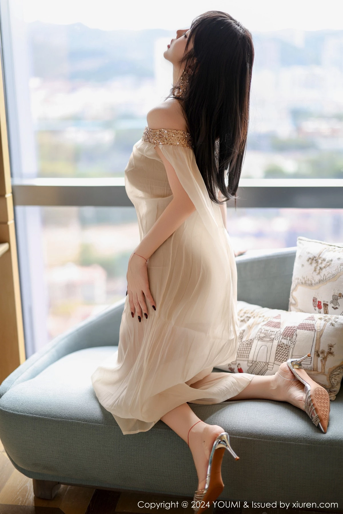 秀人集.com_[YouMi尤蜜荟]Vol.1110_女神王雨纯私房性感浅色轻透连衣长裙半撩秀丰满身材诱惑写真70P