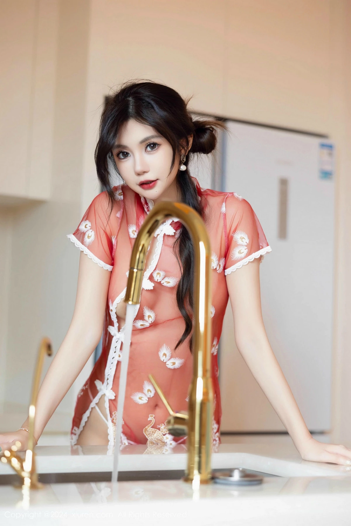 秀人集.com_[XiuRen秀人网]No.9529_女神绮里嘉ula性感红色旗袍露白色内衣配白丝袜秀曼妙身姿诱惑写真80P