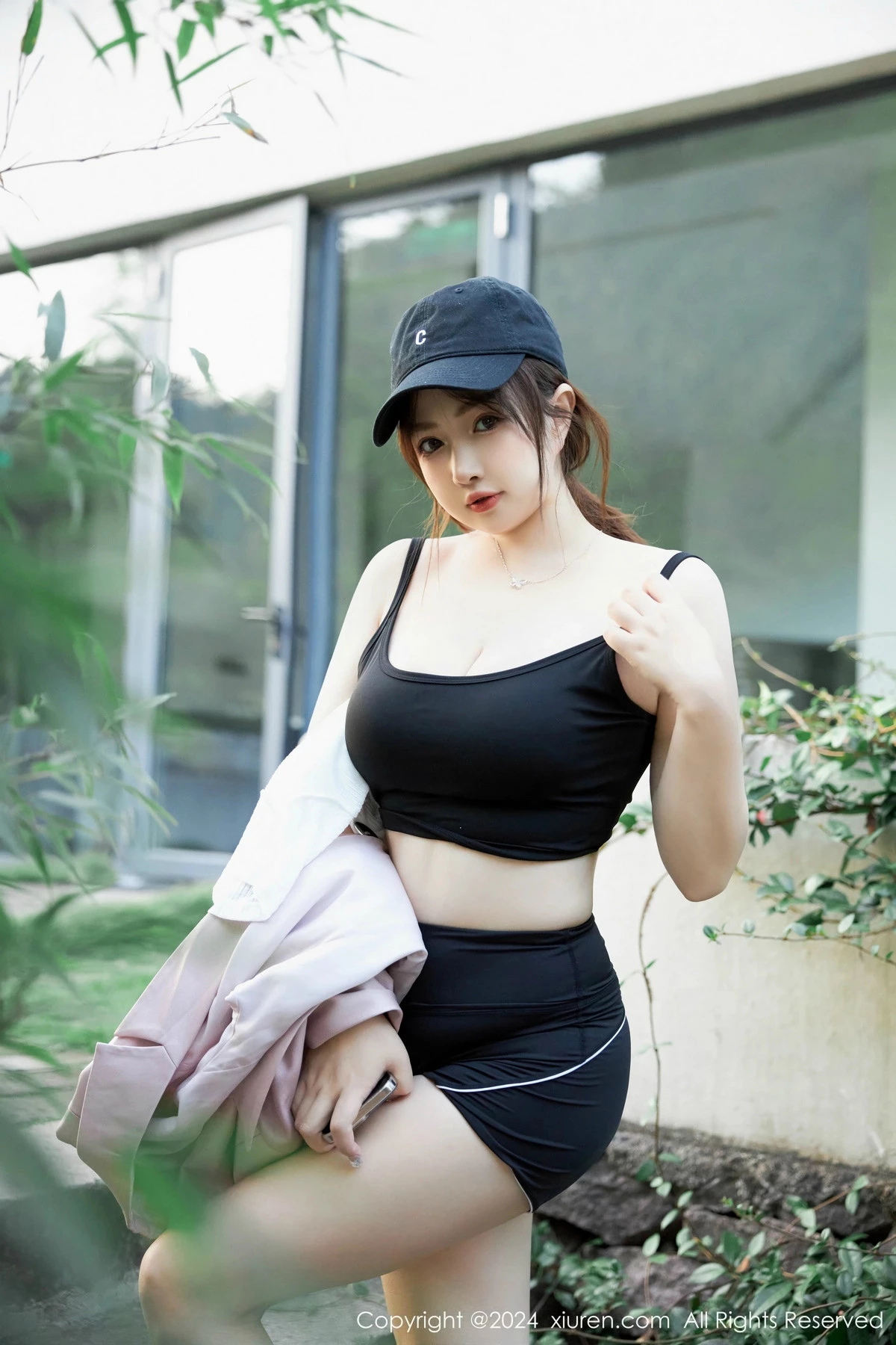 秀人集.com_[XiuRen秀人网]No.9549_模特养乐多Doll性感深色运动服饰秀丰满身材白嫩美腿诱惑写真52P