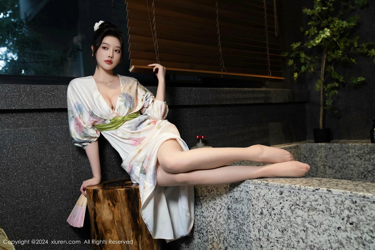 秀人集.com_[XiuRen秀人网]No.9470_女神杨晨晨Yome白色连衣裙+红色蕾丝情趣内衣秀丰腴身材诱惑写真99P