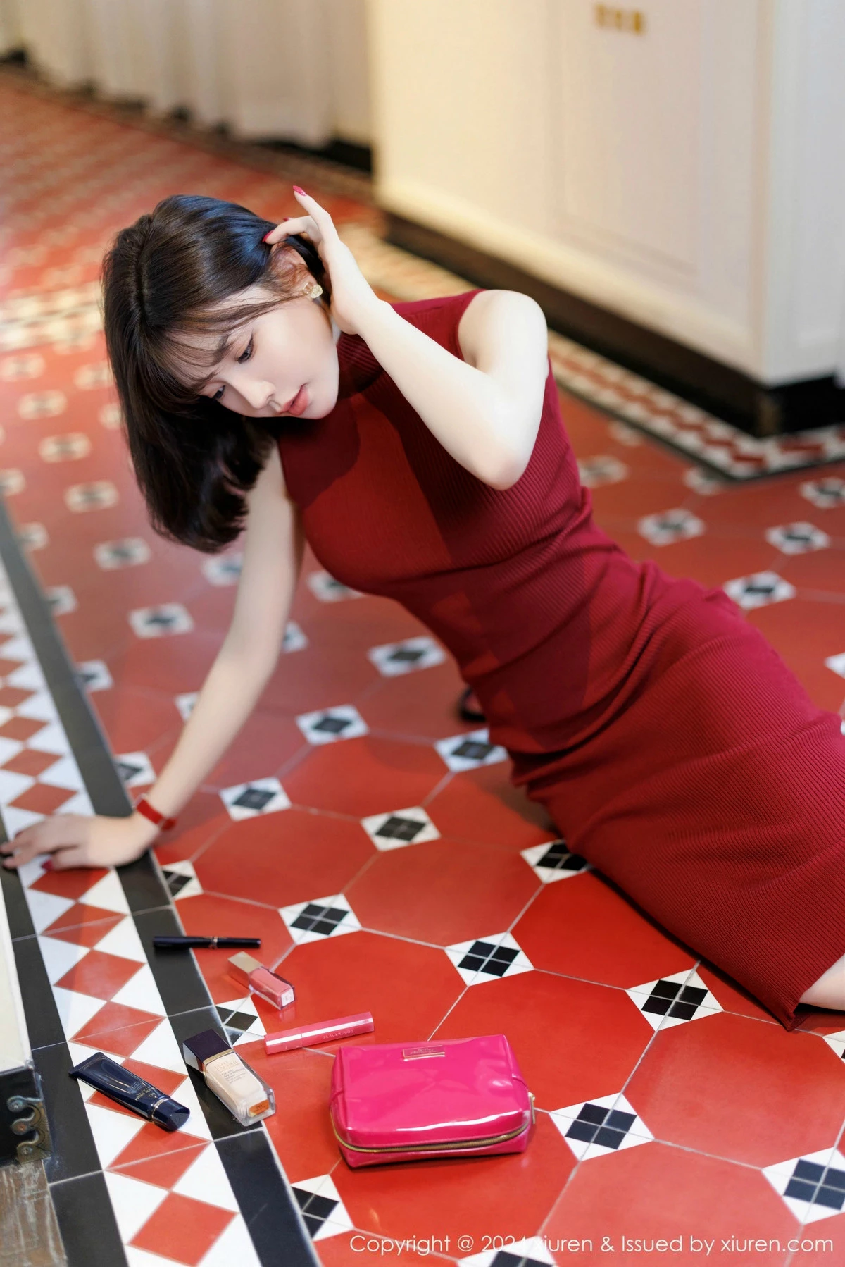 秀人集.com_[XiuRen秀人网]No.9589_女神徐莉芝Booty红色连身裙露浅色内衣配超薄肉丝秀美腿诱惑写真91P