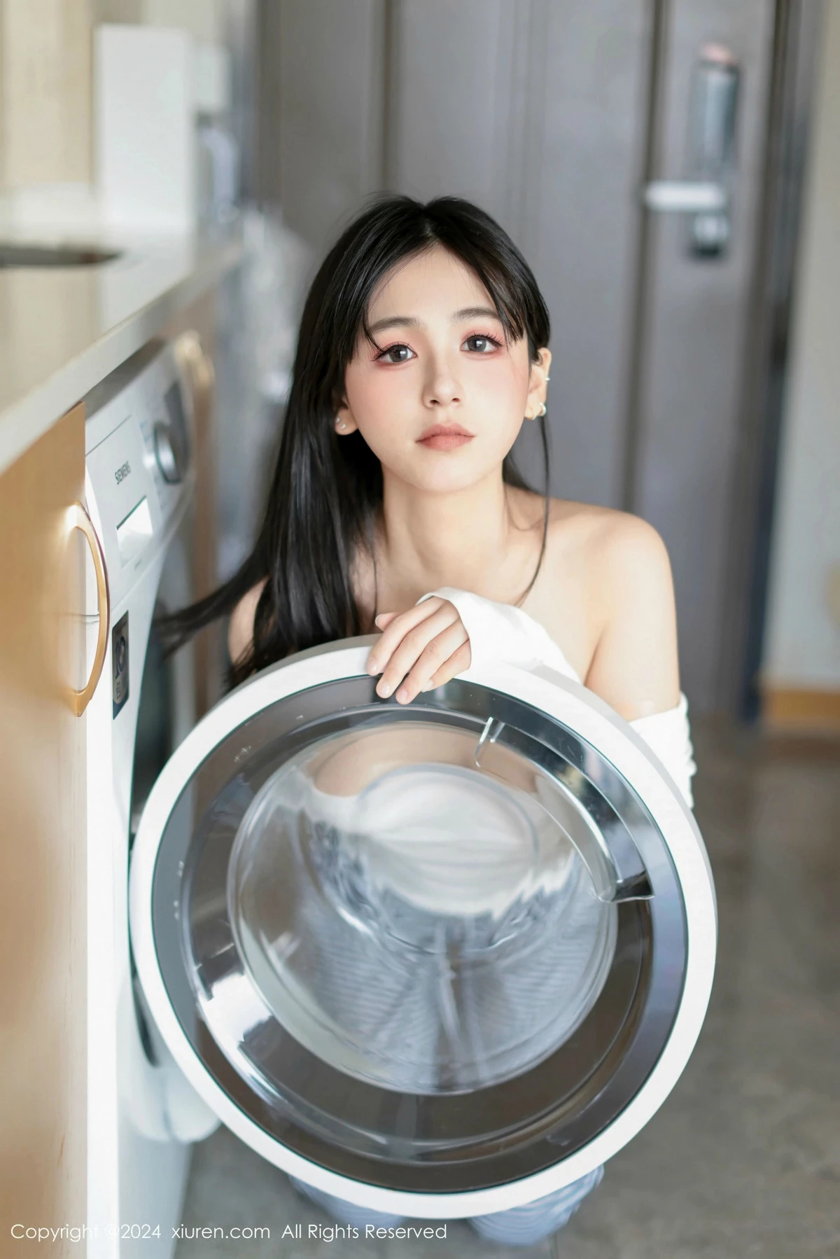 秀人集.com_[XiuRen秀人网]No.9605_模特奶芙乔乔性感白T配长裤露超薄黑丝秀凹凸身材撩人诱惑写真85P