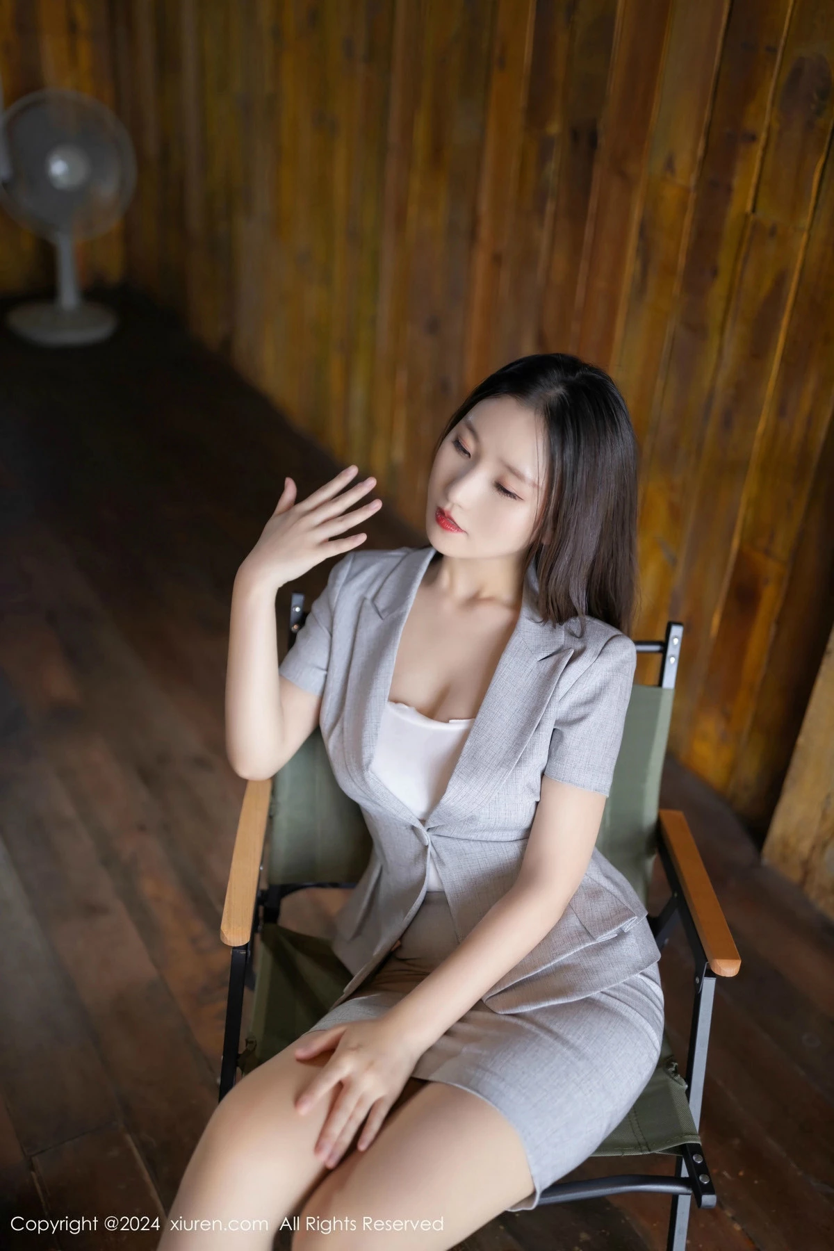 秀人集.com_[XiuRen秀人网]No.9474_模特杏子Yada性感制服露白色吊带配超薄肉丝秀曼妙身姿诱惑写真80P