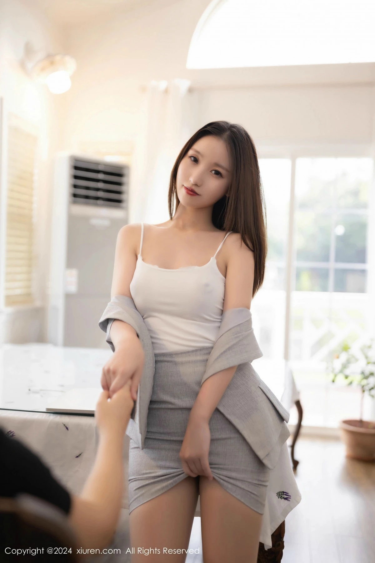 秀人集.com_[XiuRen秀人网]No.9474_模特杏子Yada性感制服露白色吊带配超薄肉丝秀曼妙身姿诱惑写真80P