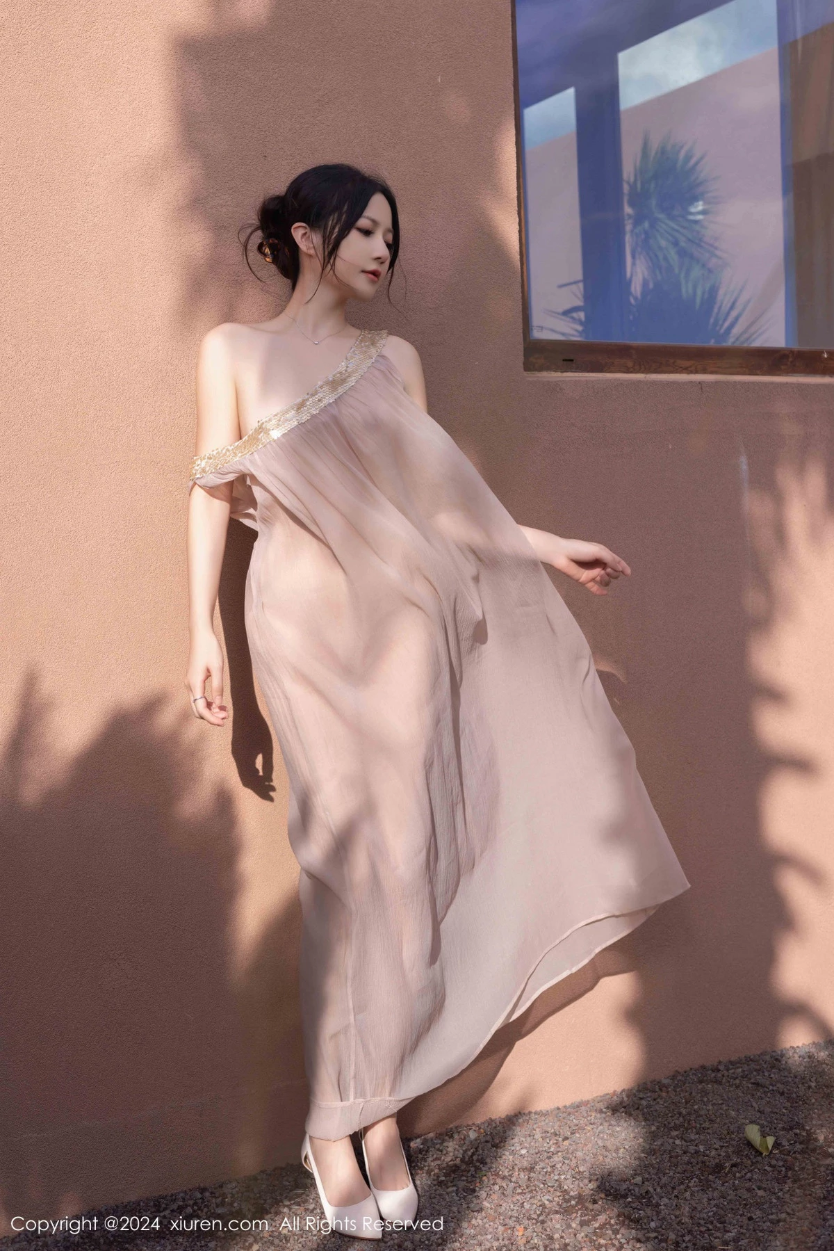 秀人集.com_[XiuRen秀人网]No.9492_模特鱼子酱Fish芦苇场景性感紫色轻透连衣裙秀惹火身材诱惑写真80P