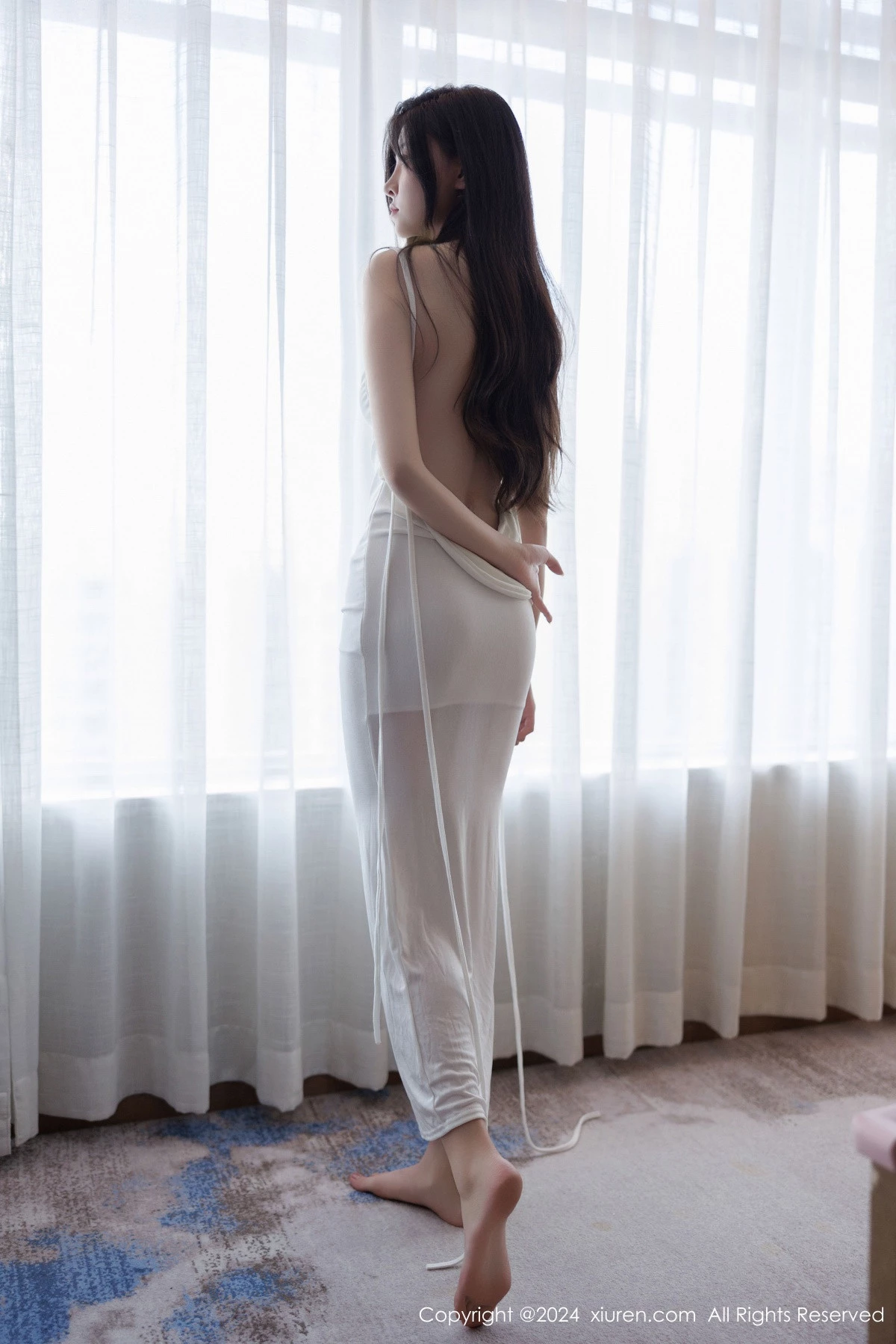 秀人集.com_[XiuRen秀人网]No.9499_模特初梦瑶性感白色连衣长裙+黑色蕾丝服饰秀曼妙身姿诱惑写真90P