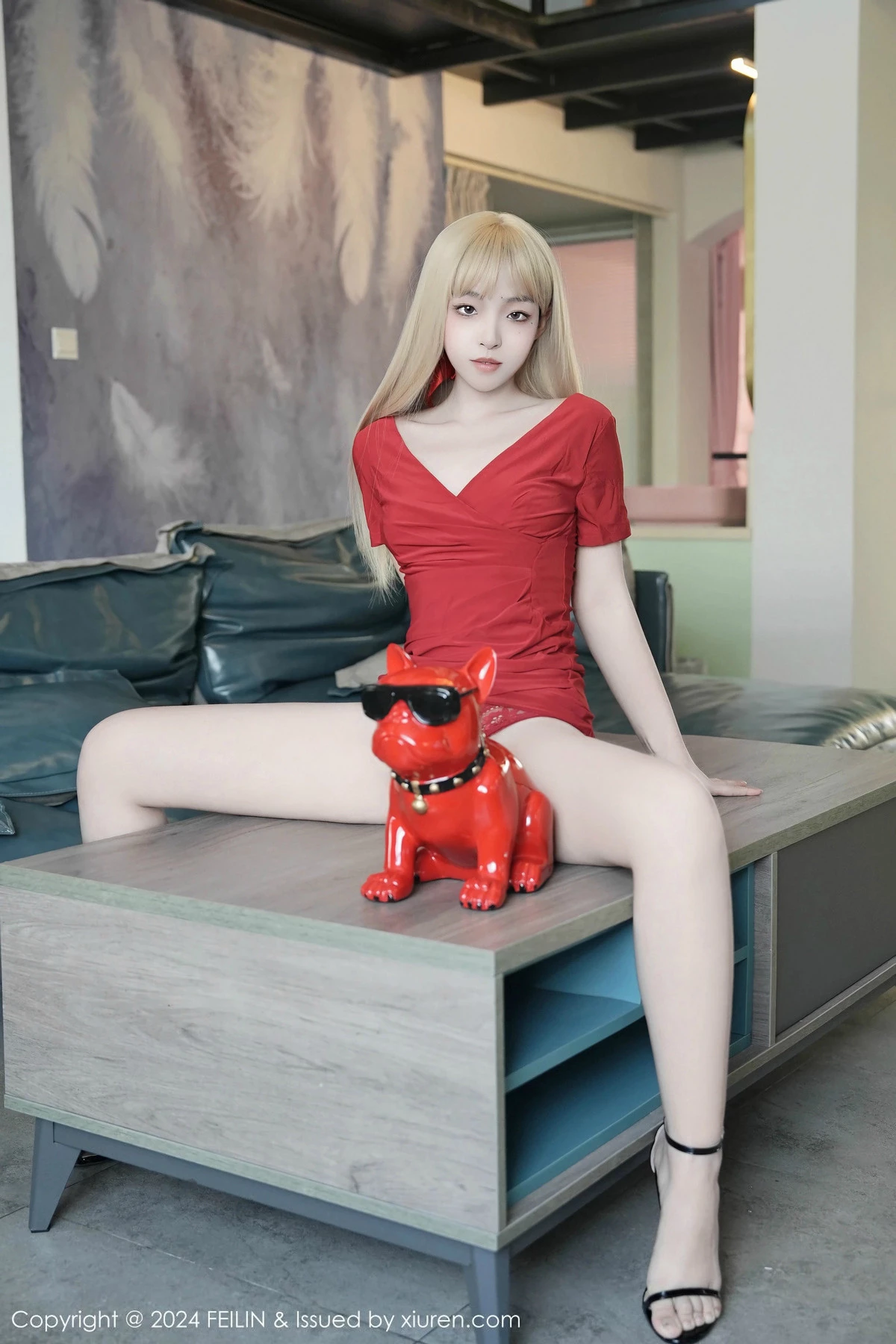 秀人集.com_[FeiLin嗲囡囡]VOL.496_模特芝樱性感红色连衣服饰配红色内裤秀曼妙身姿迷人诱惑写真78P