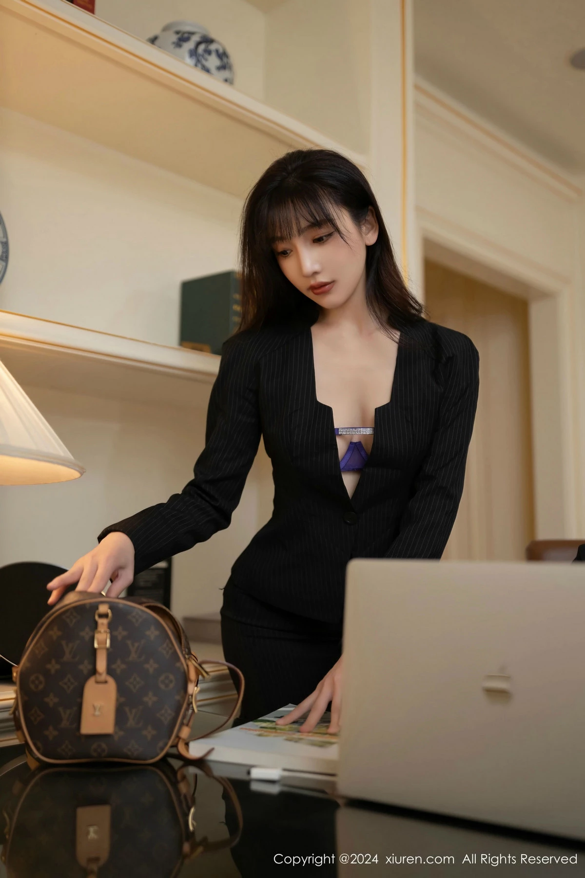 秀人集.com_[XiuRen秀人网]No.9692_模特合集安然anran＆陆萱萱私房黑色OL服饰露性感内衣诱惑写真80P