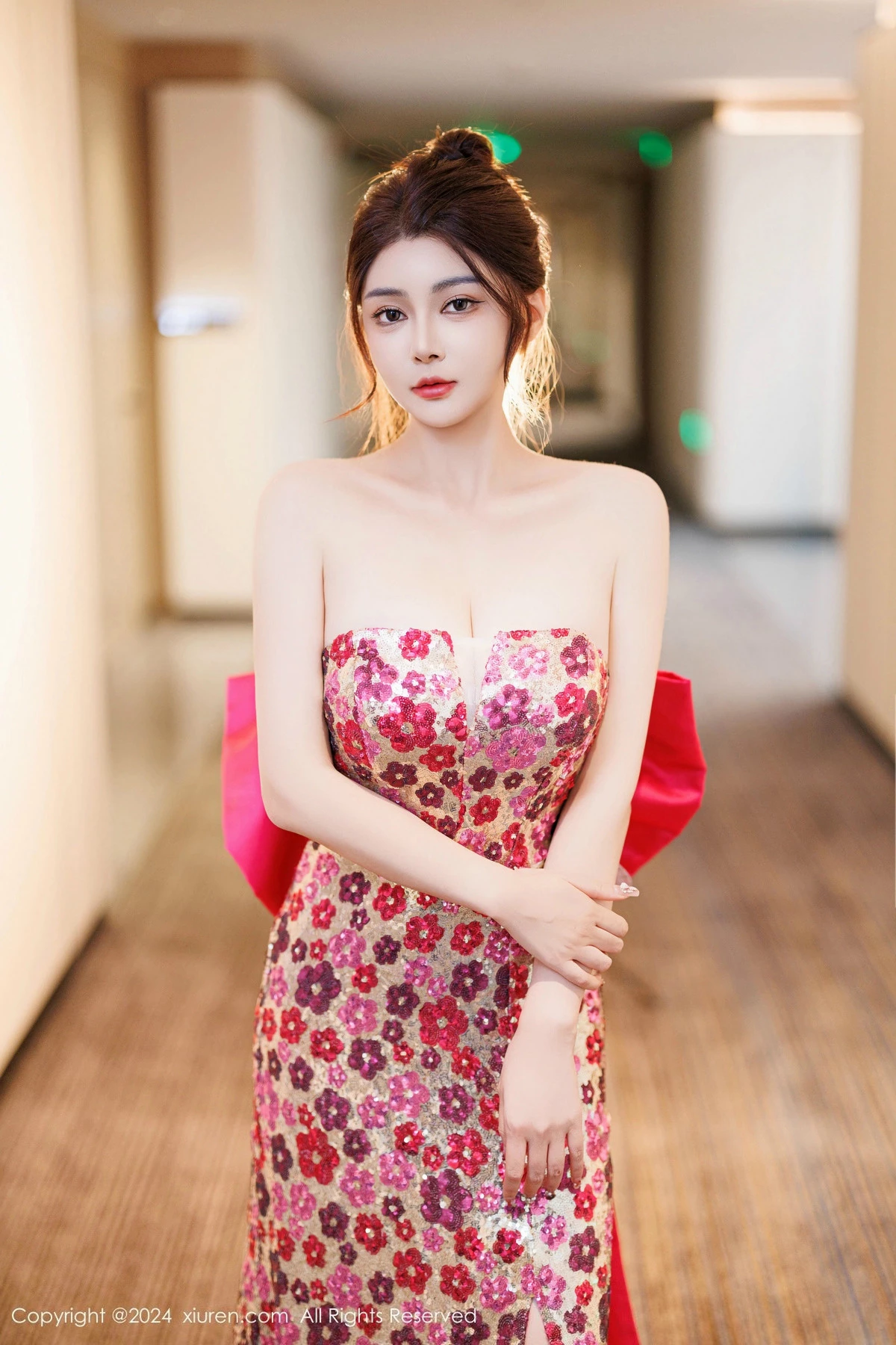 秀人集.com_[XiuRen秀人网]No.9688_模特凯竹Quinn性感绿色比基尼+红色连衣裙秀丰腴身材诱惑写真81P